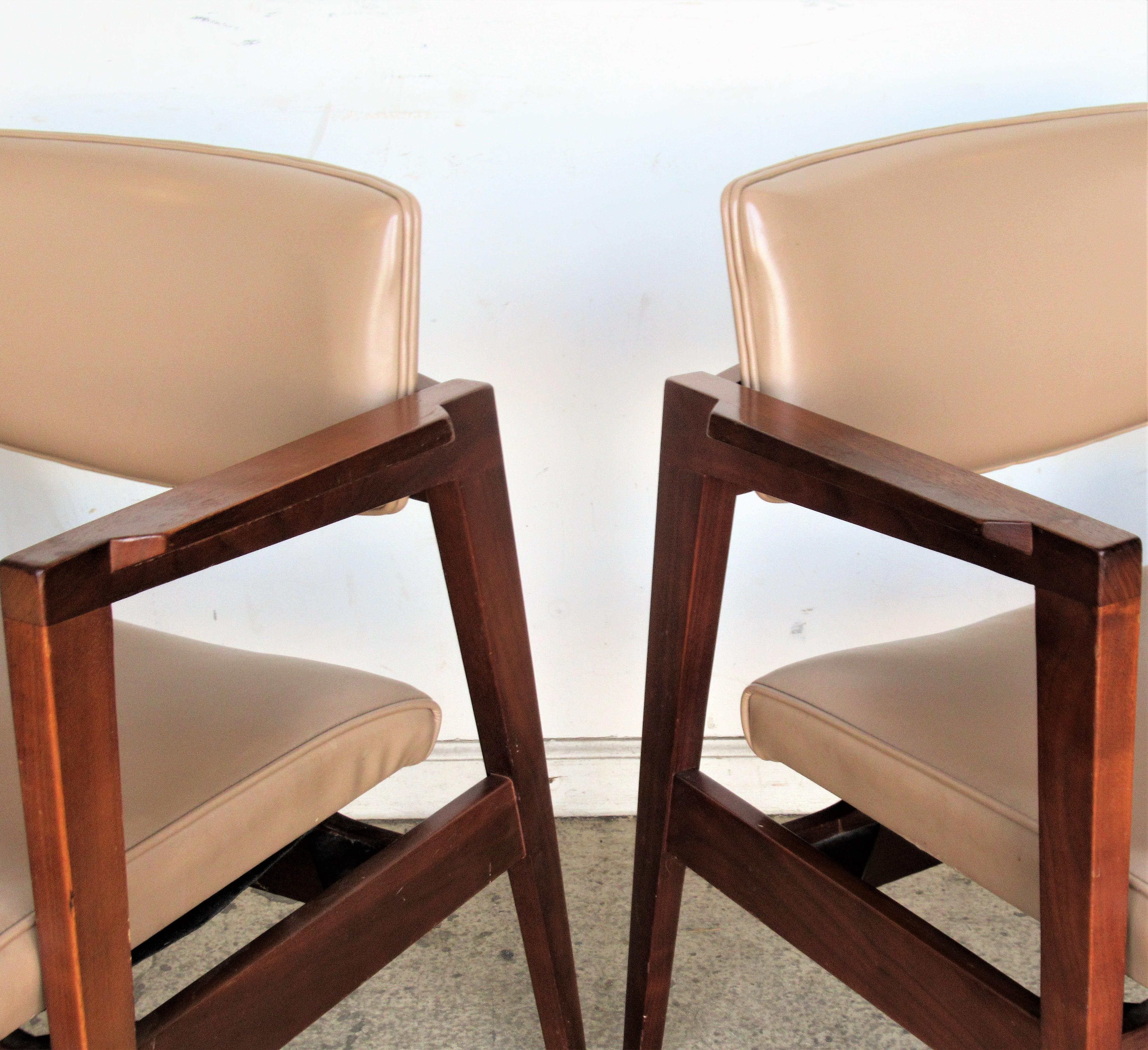  Six Modernist Armchairs by Gunlocke In Good Condition In Rochester, NY