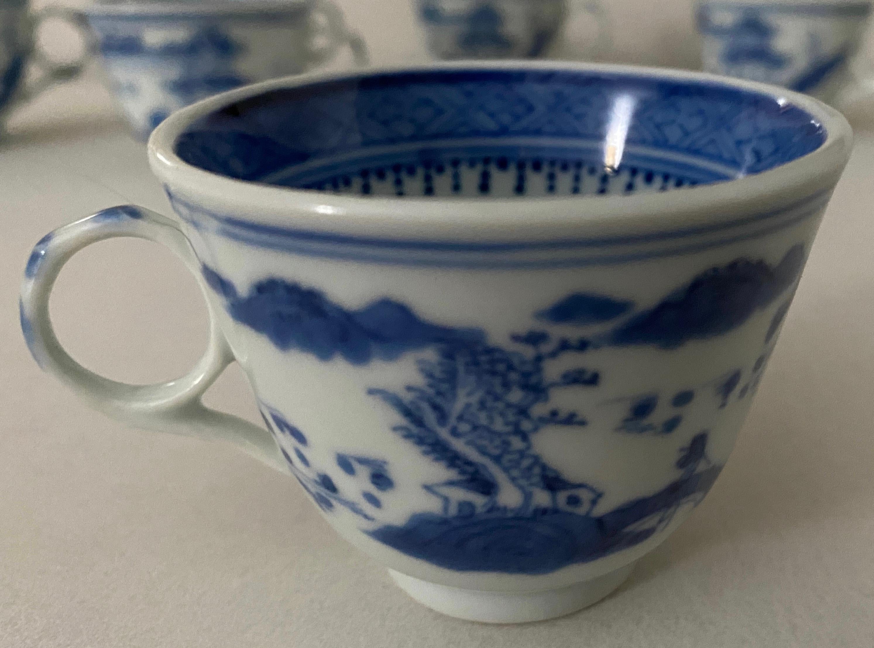 Set of Six Small Antique Traditional Chinese Teacups In Good Condition For Sale In Sheffield, MA