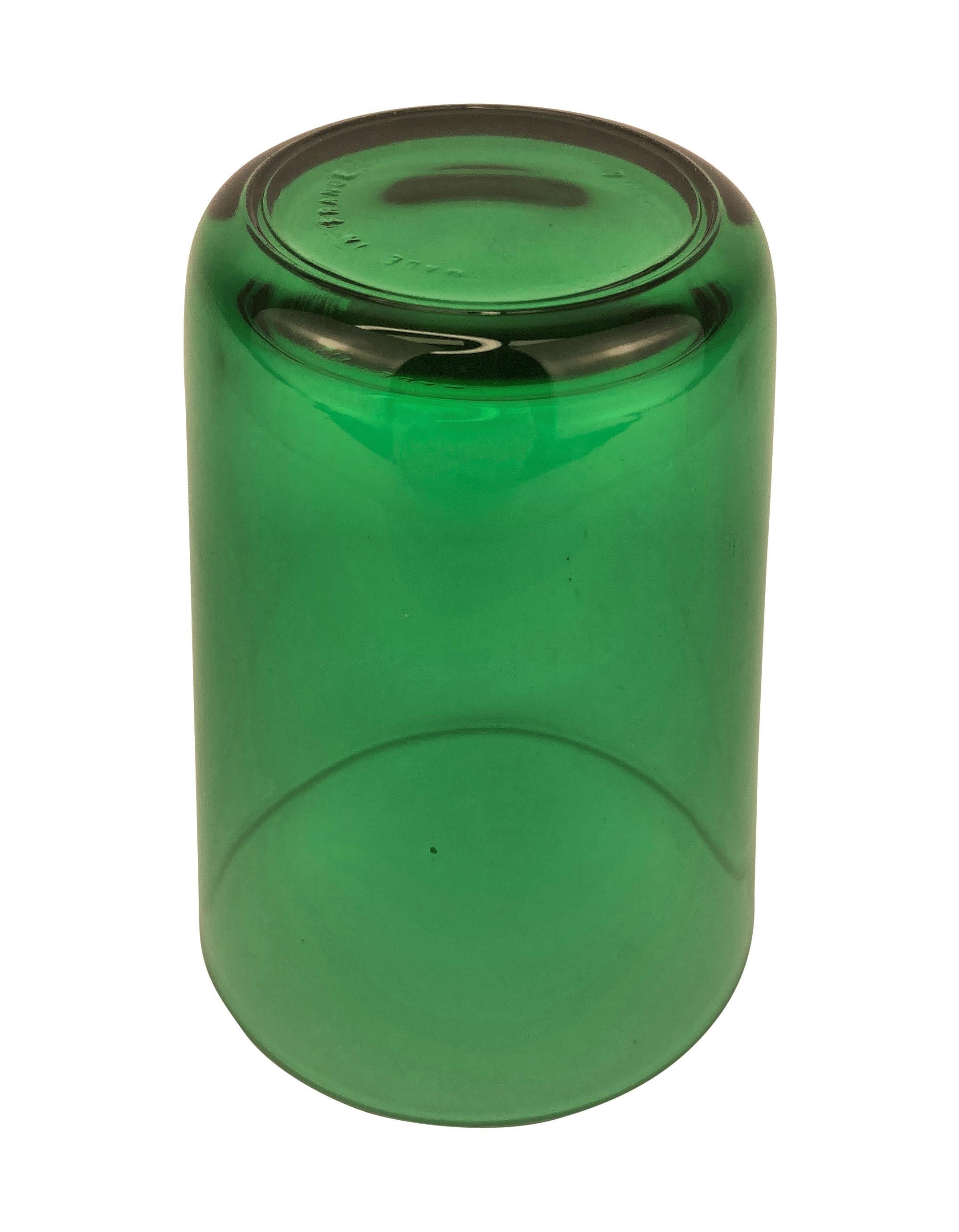 Set aus sechs kleinen smaragdgrünen Bechern im Zustand „Gut“ im Angebot in Kent, Dover