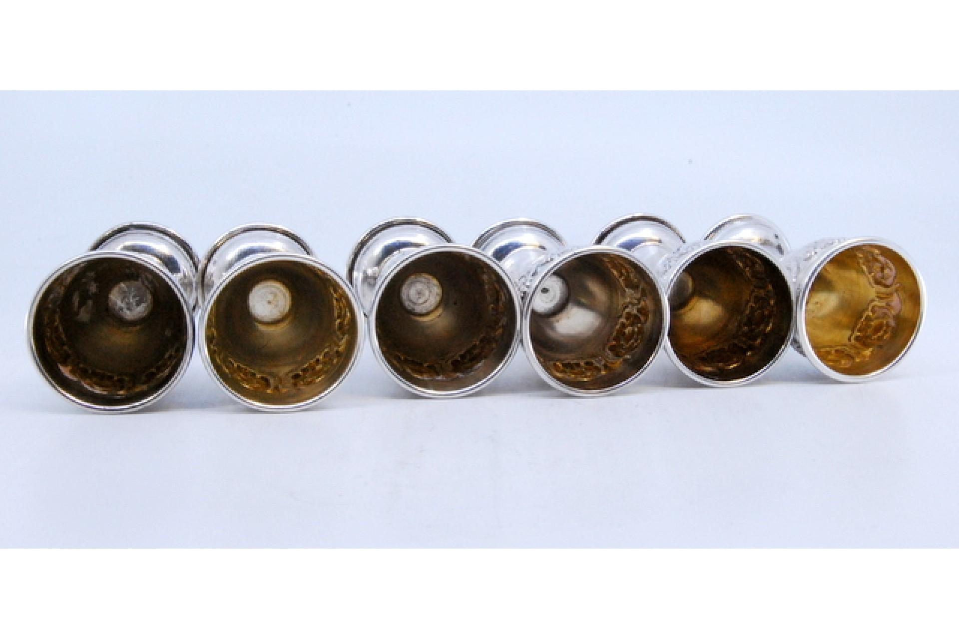 20th Century Set of six small silver goblets with reliefs and a smooth base For Sale