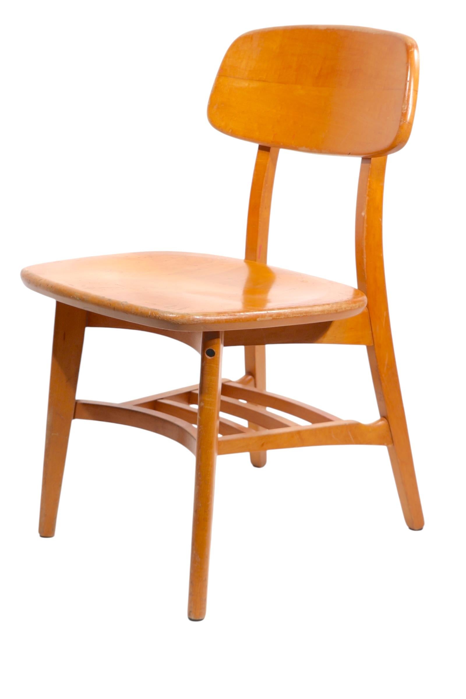 Set of Six Solid Blonde  Wood Mid Century Dining Chairs in the style of Thonet For Sale 6