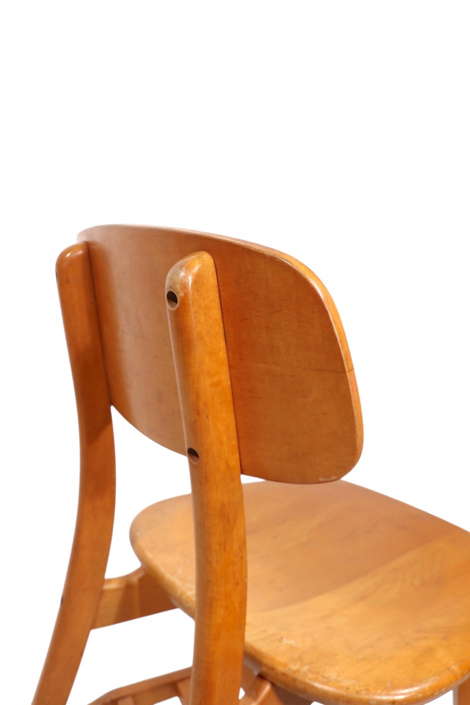 Set of Six Solid Blonde  Wood Mid Century Dining Chairs in the style of Thonet For Sale 9