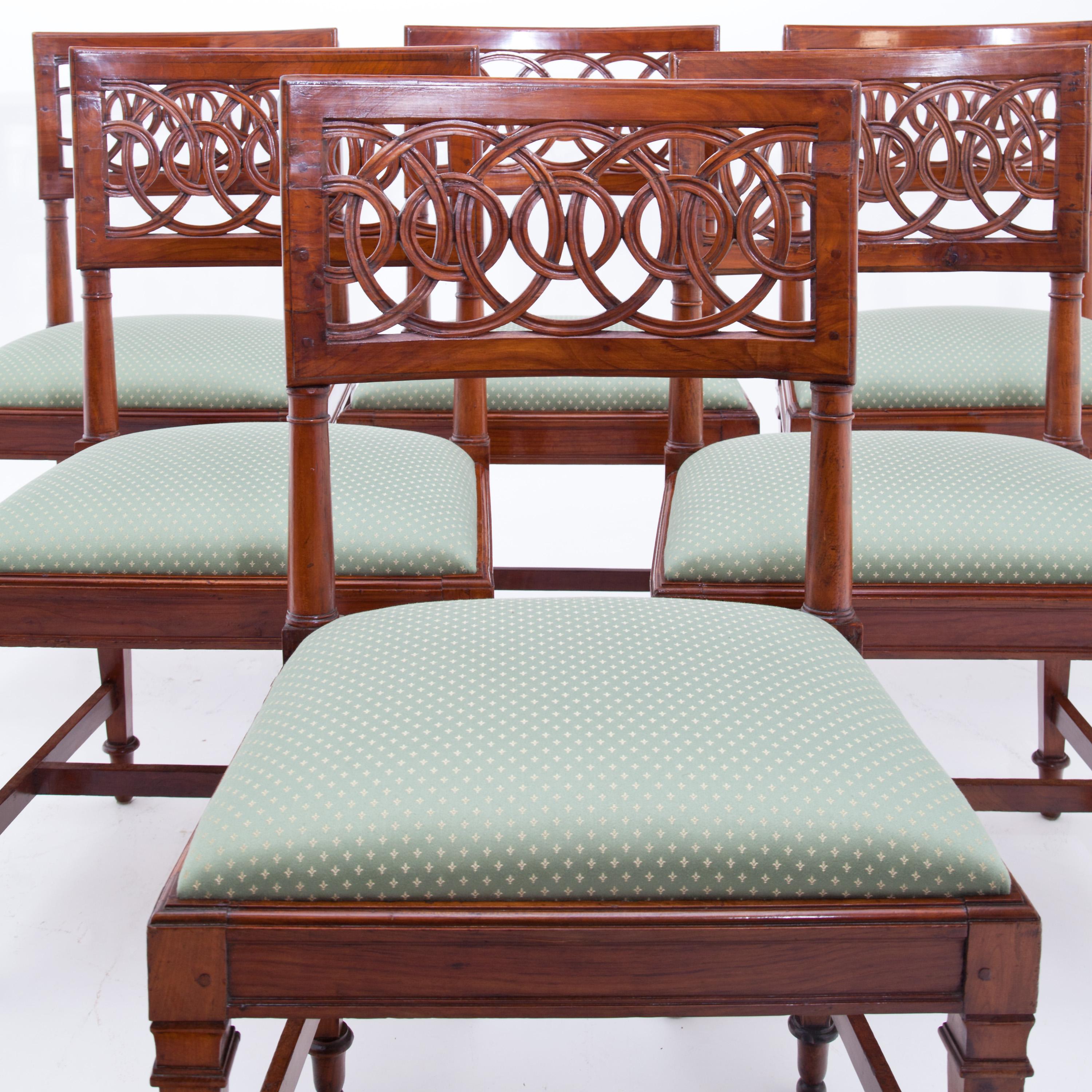 Set of Six Solid Cherrywood Chairs, Lucca Italy, Late 18th Century In Good Condition In Greding, DE