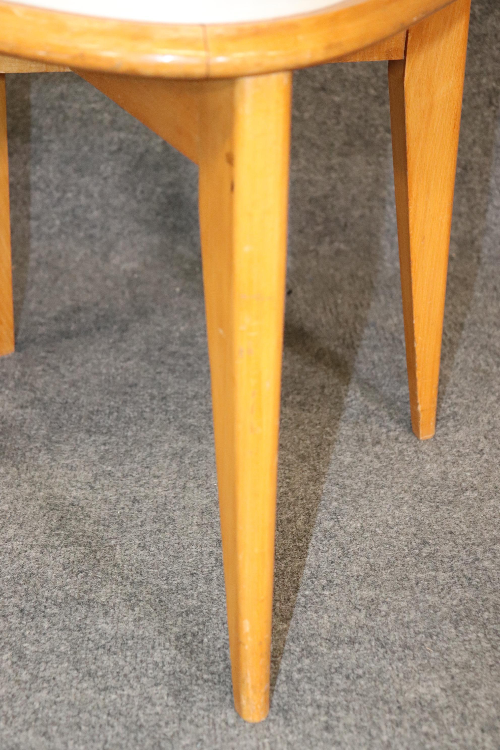 Satz von sechs massiven Sycamore Andre Arbus Stil Mid Century Modern Dining Stühle (Bergahornholz) im Angebot