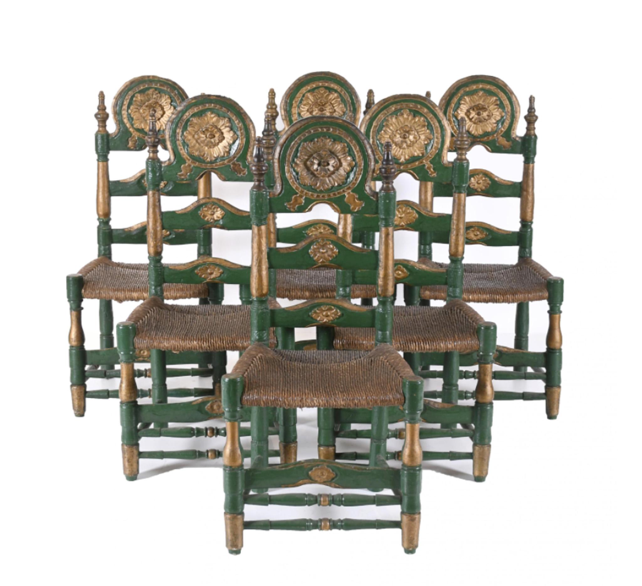 Set of six Spanish chairs in painted, carved and gilded wood.
Raffia seat.

Spain 20th century (40's).