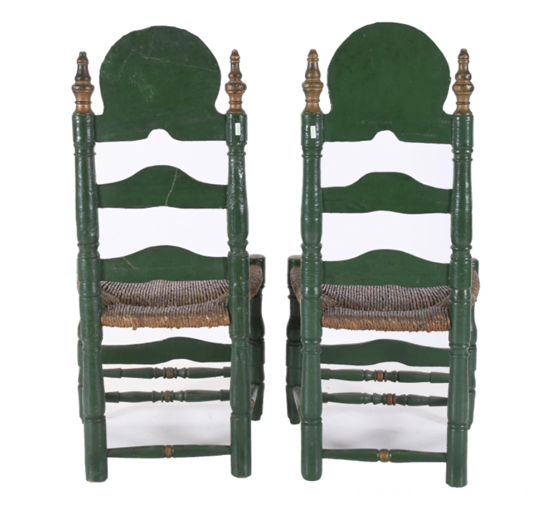 Set of Six Spanish Chairs in Painted, Carved and Gilded Wood In Good Condition In Lisboa, PT