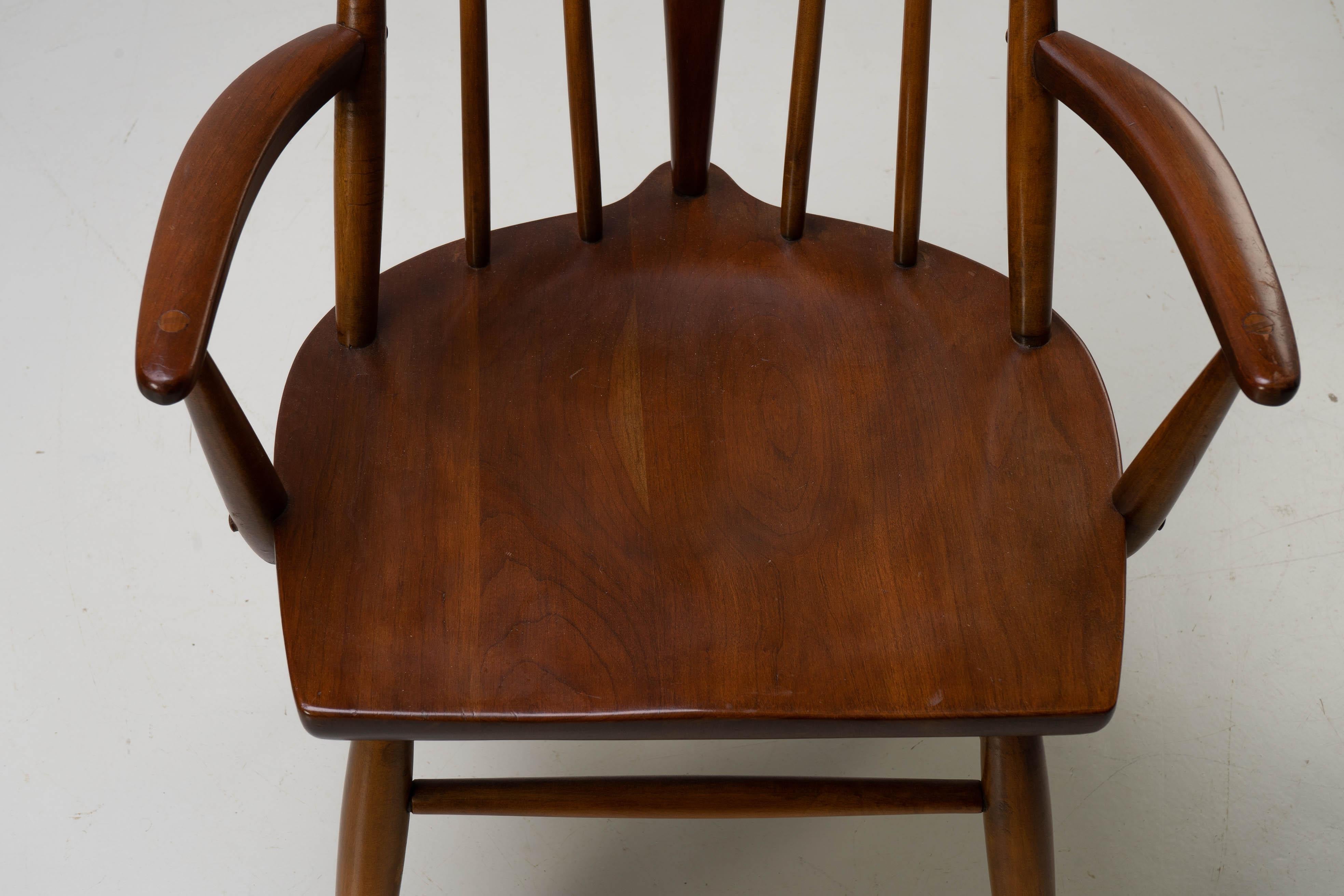 20th Century Set of Six Spindle Back Dining Chairs by Heywood Wakefield Walnut, 1960s For Sale
