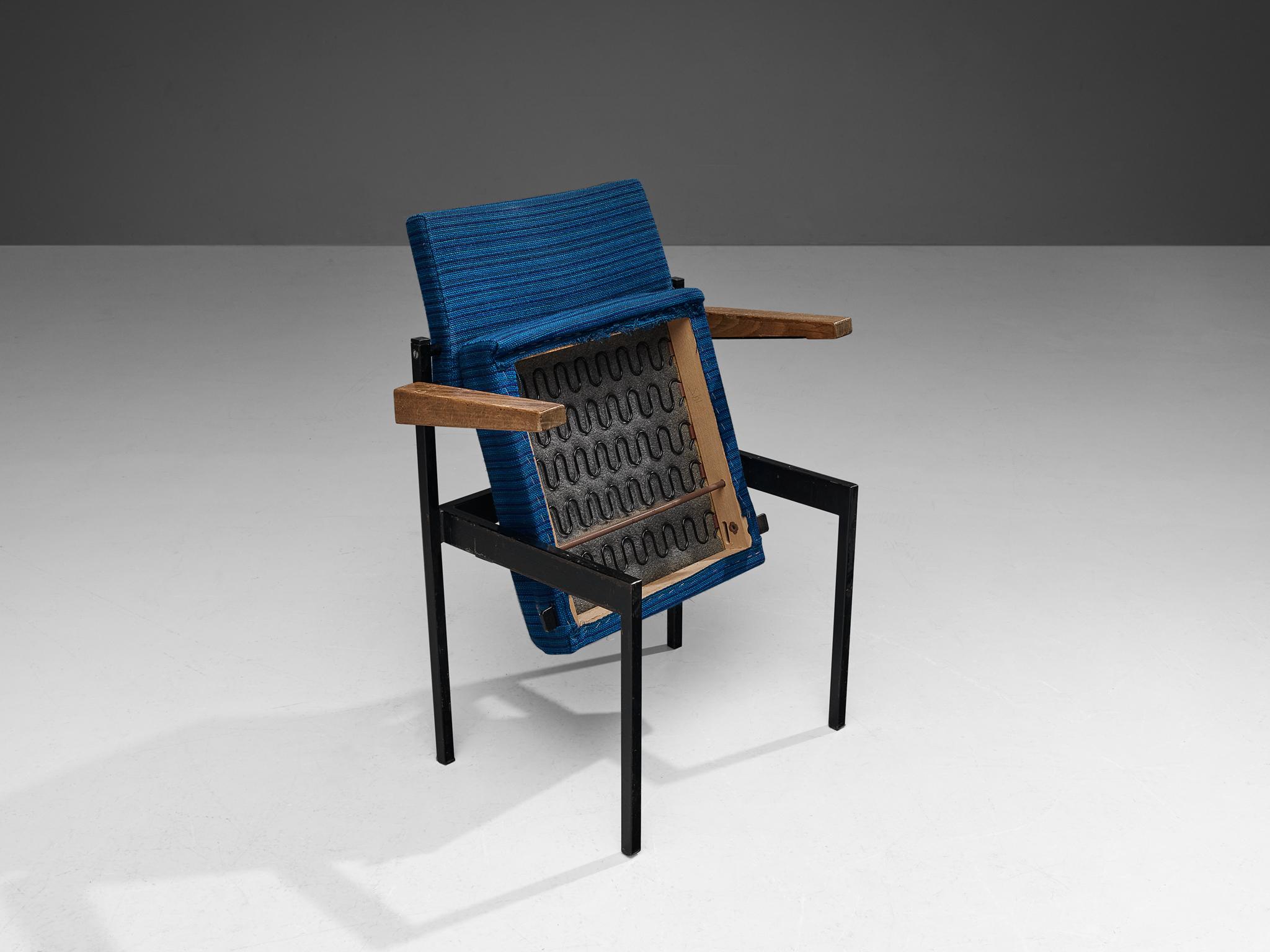 Set aus sechs stapelbaren Sesseln mit blauer Polsterung und schwarzem Metallgestell im Angebot 2