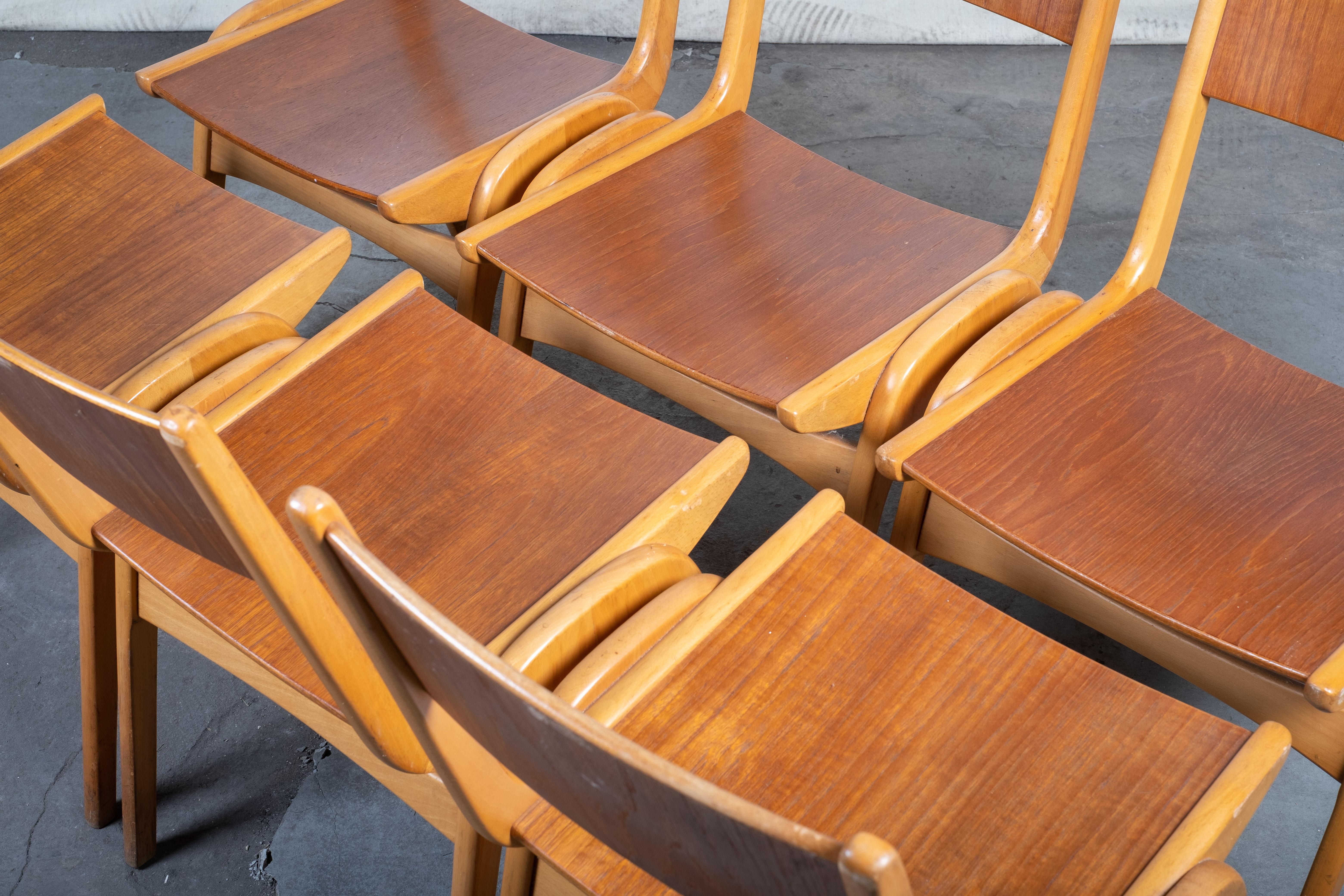 Metà XX secolo Set di sei sedie impilabili di Sorø Møbelfabrik, Danimarca, anni '50 in vendita