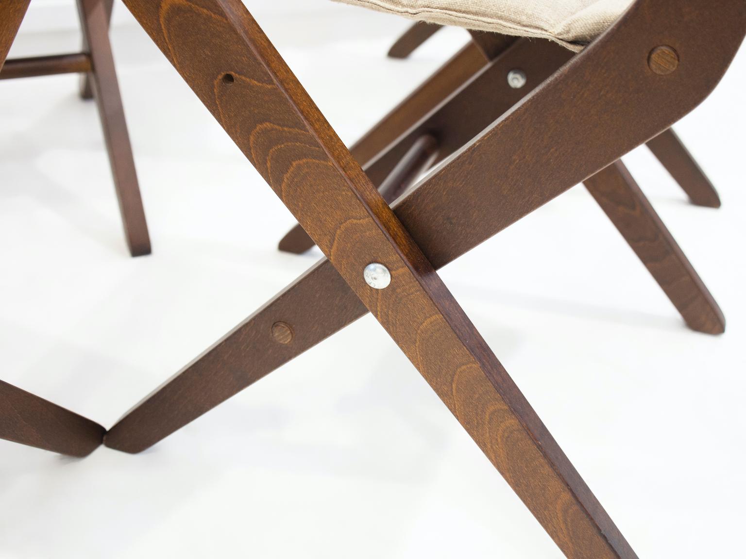 Toile Ensemble de six chaises pliantes en htre teint avec assise et dossier en toile en vente