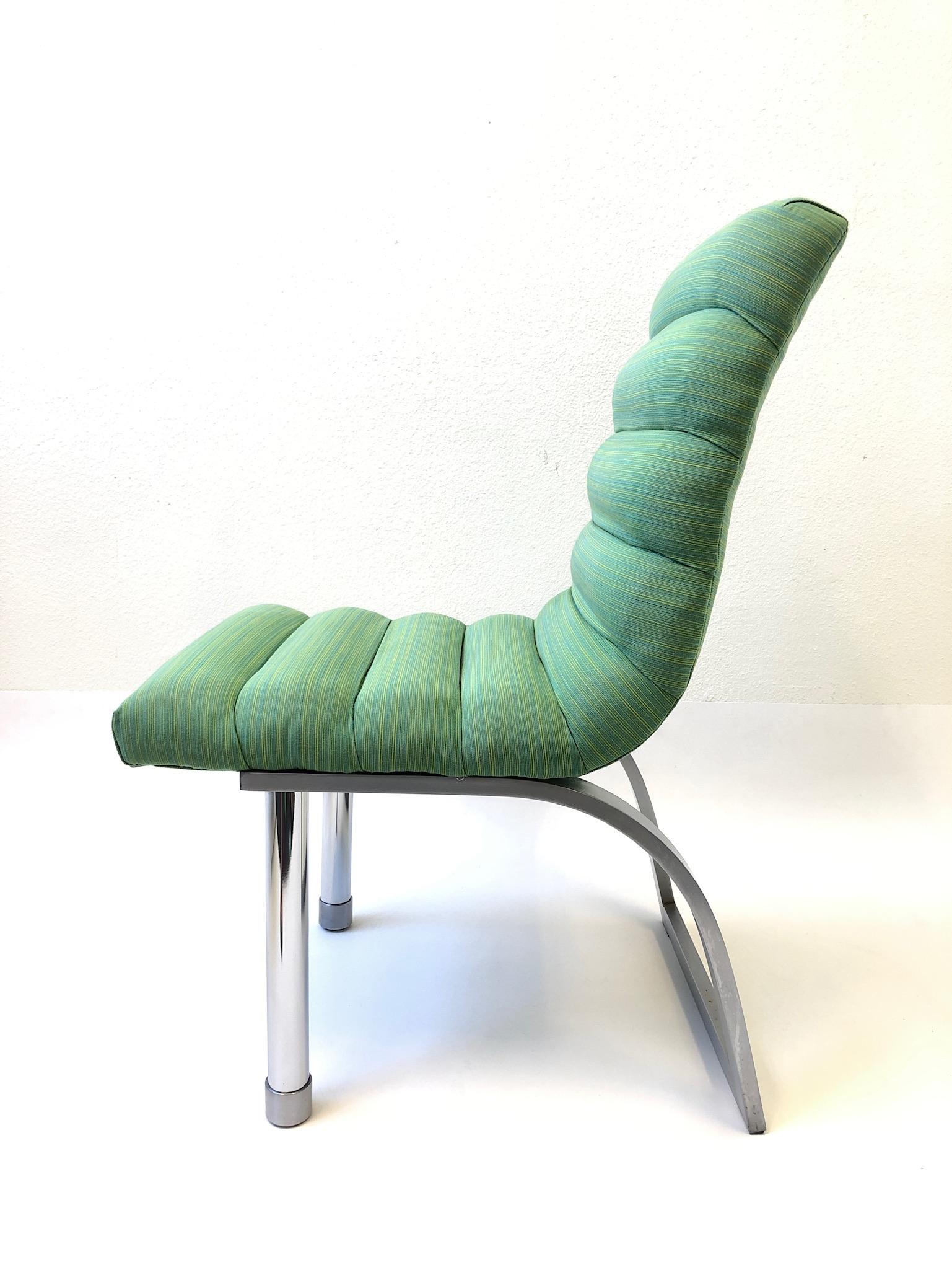 Ensemble de six chaises de salle à manger en acier inoxydable et tissu vert par Jay Spectre en vente 8