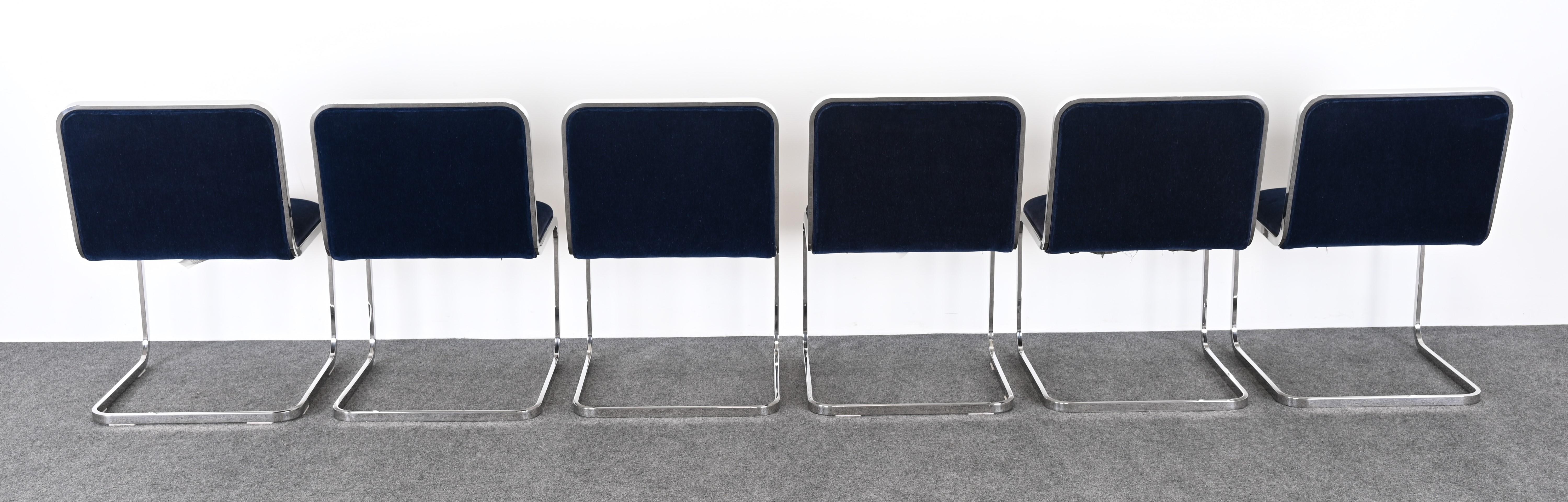 Ensemble de six chaises de salle à manger en acier inoxydable en porte-à-faux par Brueton, années 1980 en vente 7