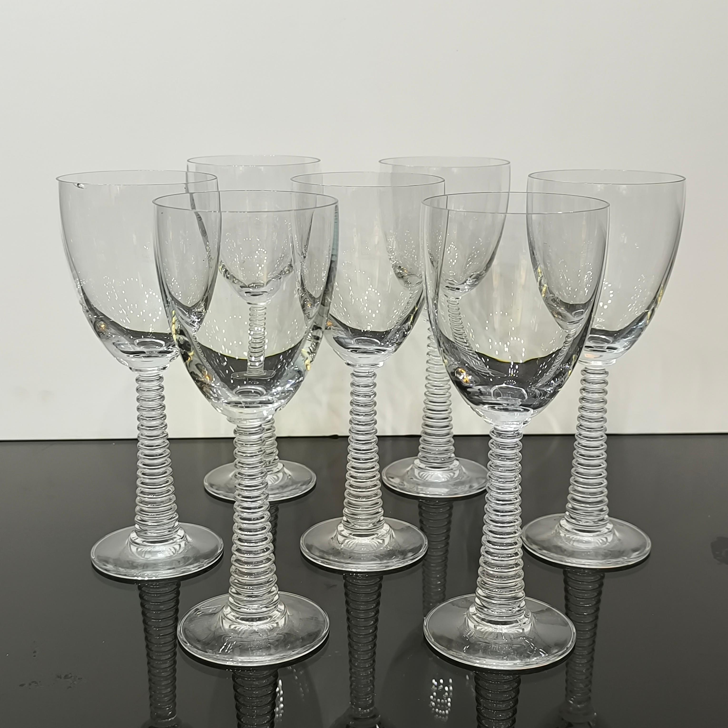 Set von sechs gewölbten Weingläsern im Angebot 1
