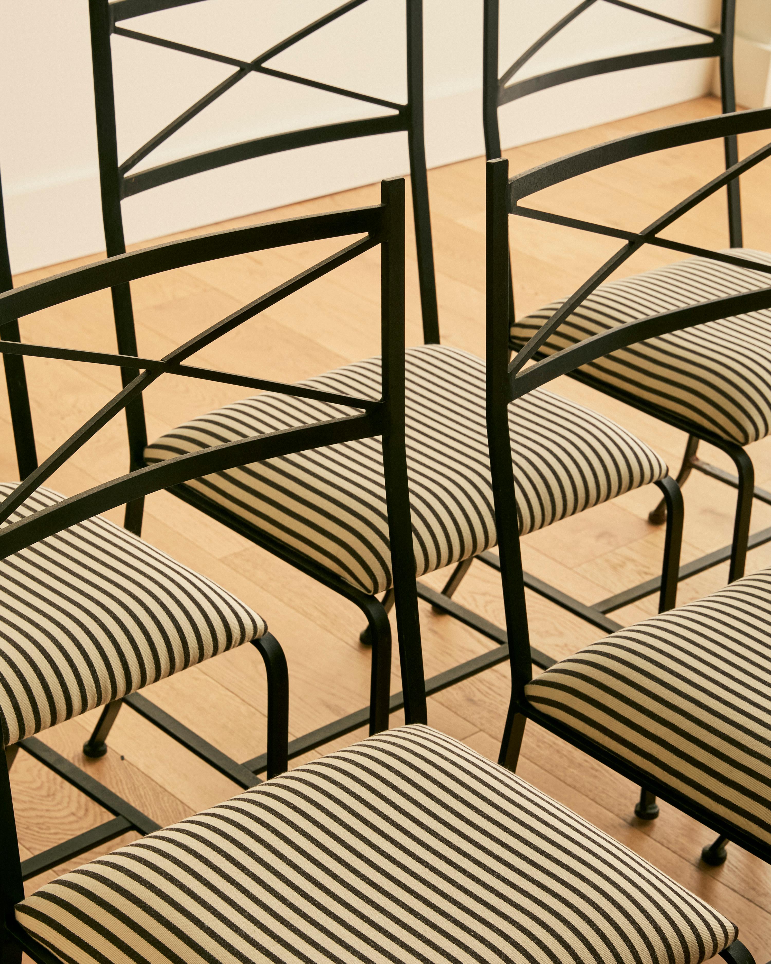 Set of Six Striped Iron Dining Chairs Bon état - En vente à Long Island City, NY