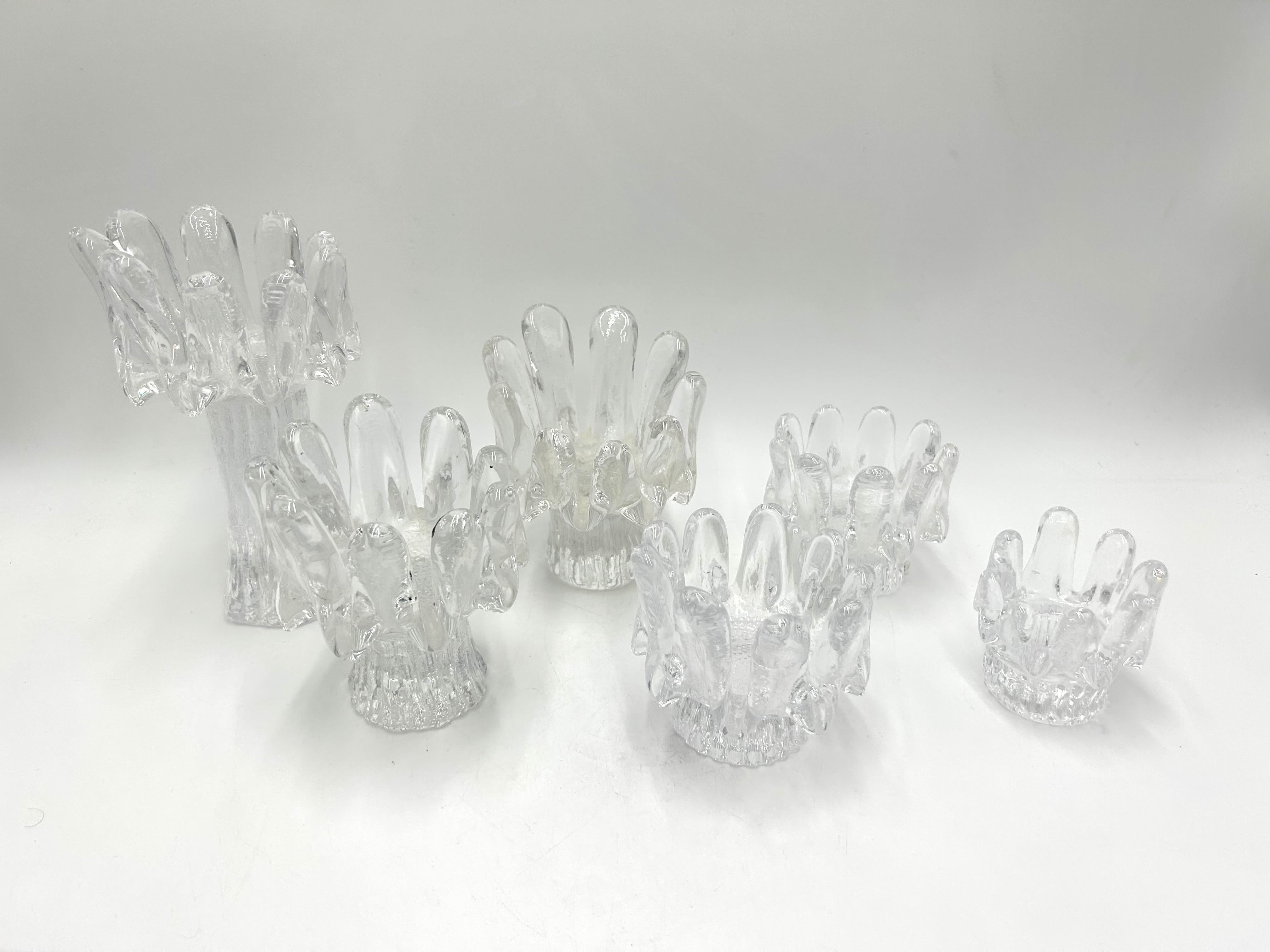Un set di sei iconici candelieri 