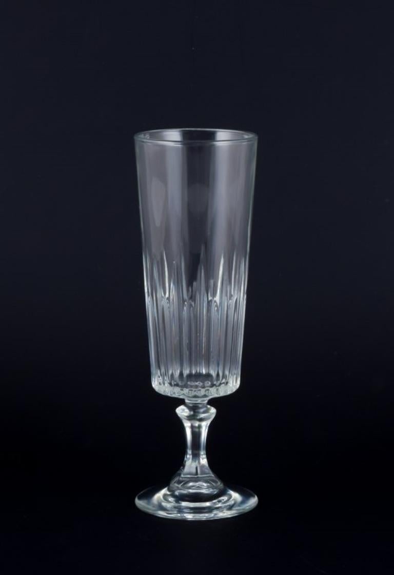 Set von sechs schwedischen Champagnerflöten aus klarem Glas. Ca. 1930er Jahre. (Schwedisch) im Angebot