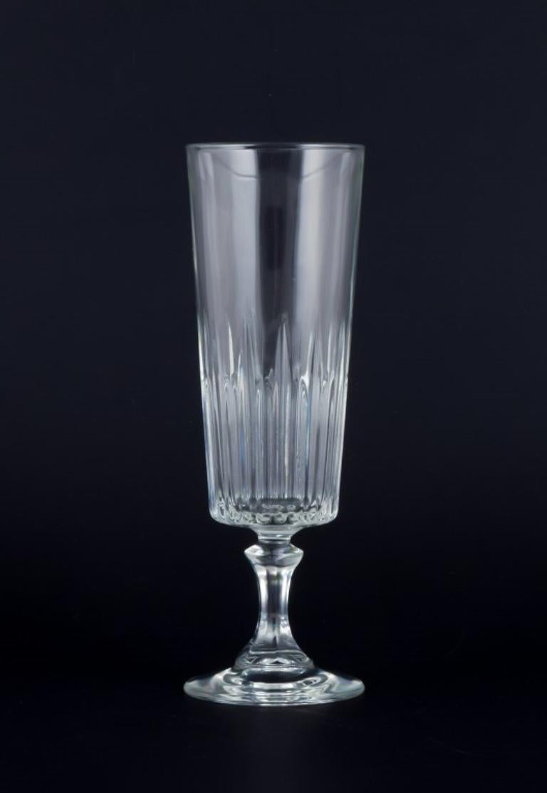 Set von sechs schwedischen Champagnerflöten aus klarem Glas. Ca. 1930er Jahre. im Zustand „Hervorragend“ im Angebot in Copenhagen, DK