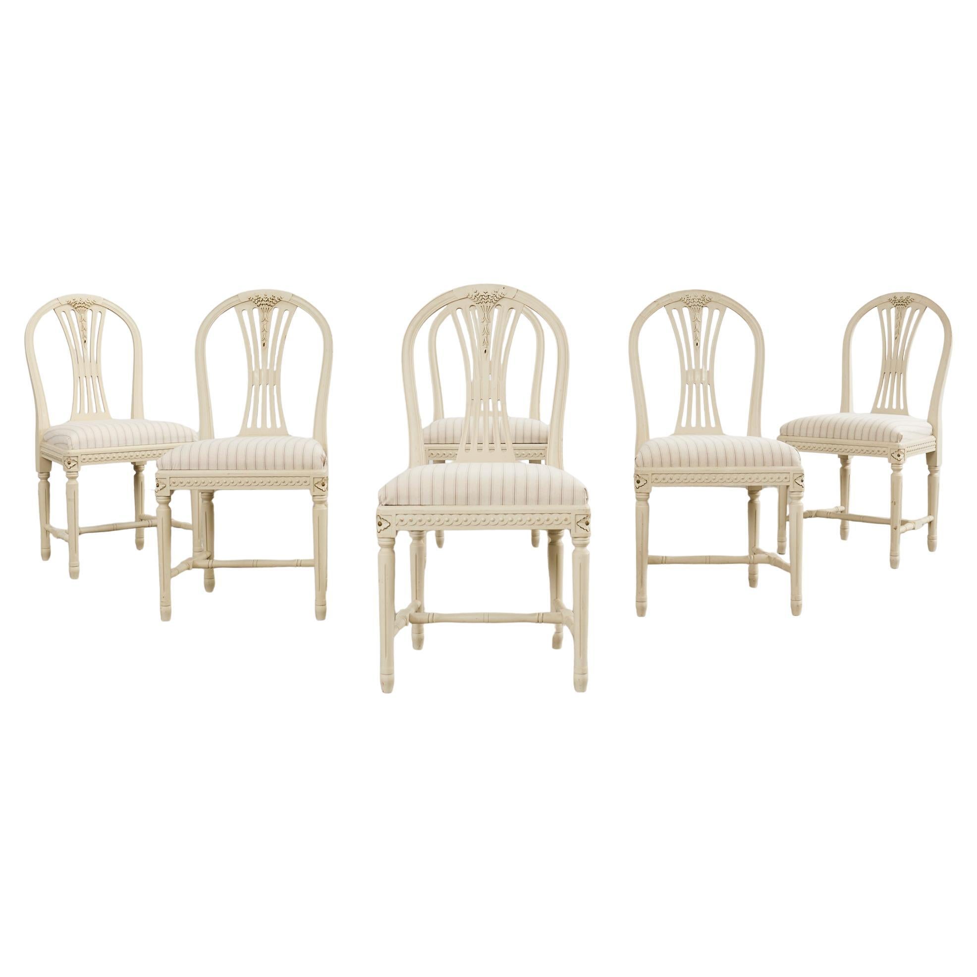 Set di sei sedie da pranzo Axet dipinte in stile gustaviano svedese