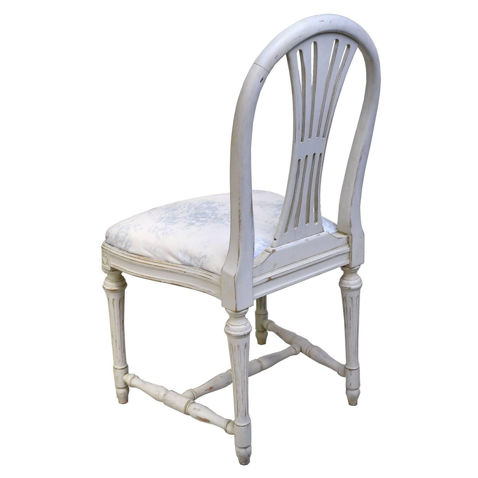 Set of Six Swedish Gustavian-Style Painted Dining Chairs,  c. 1890-1915 3