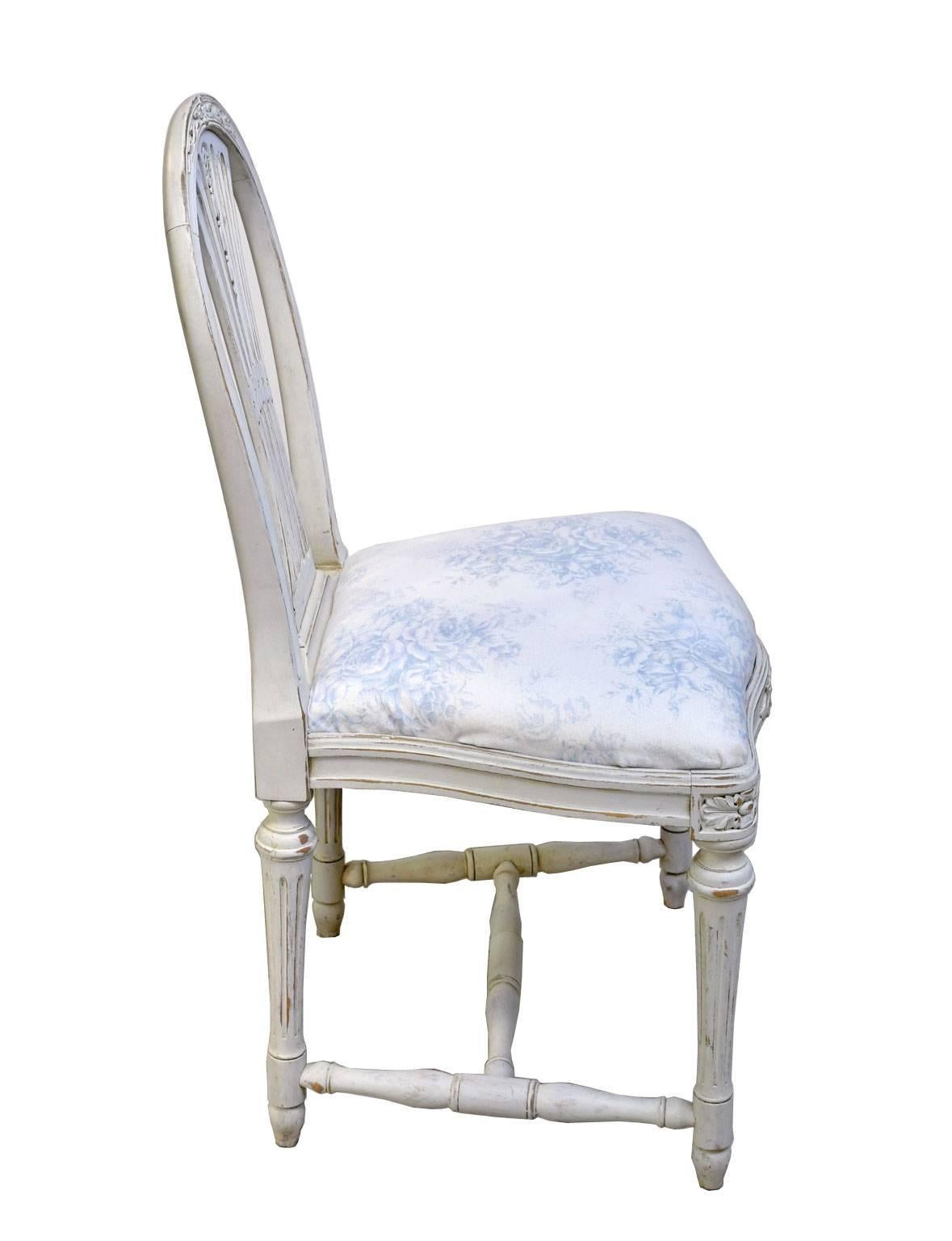 Set of Six Swedish Gustavian-Style Painted Dining Chairs,  c. 1890-1915 7