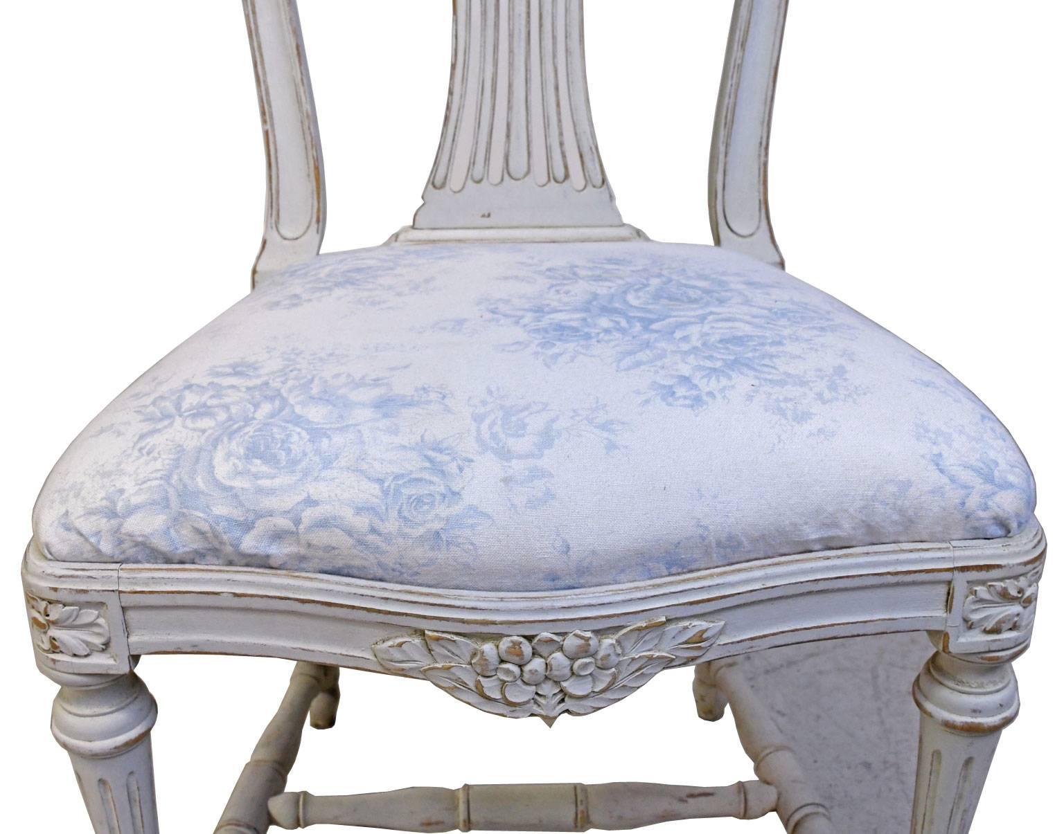 20th Century Set of Six Swedish Gustavian-Style Painted Dining Chairs,  c. 1890-1915