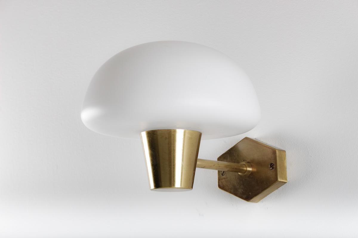 Set of Six Swedish Midcentury Wall Lamps in Brass and Opaline Glass In Excellent Condition For Sale In Karlstad, SE