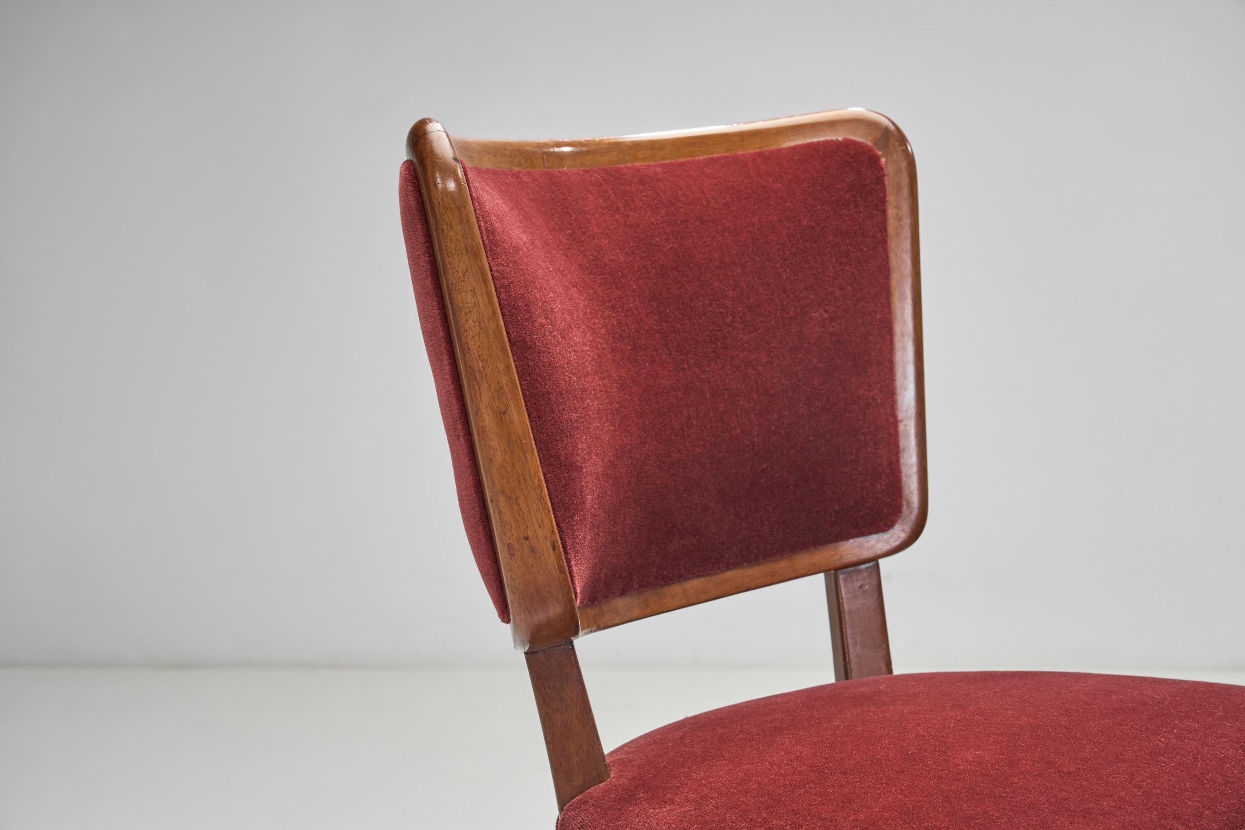 Satz von sechs modernen schwedischen gepolsterten Esszimmerstühlen, schwedisch, 1950er Jahre (Stoff) im Angebot