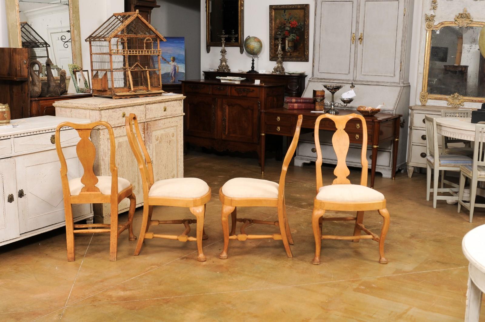 Set of Six Swedish Rococo Style 1890s Dining Room Side Chairs with Carved Splats For Sale 5