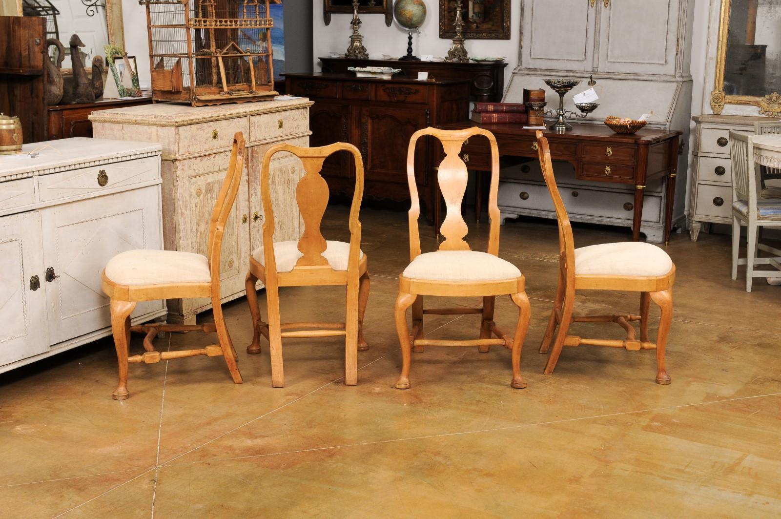 Set of Six Swedish Rococo Style 1890s Dining Room Side Chairs with Carved Splats For Sale 6