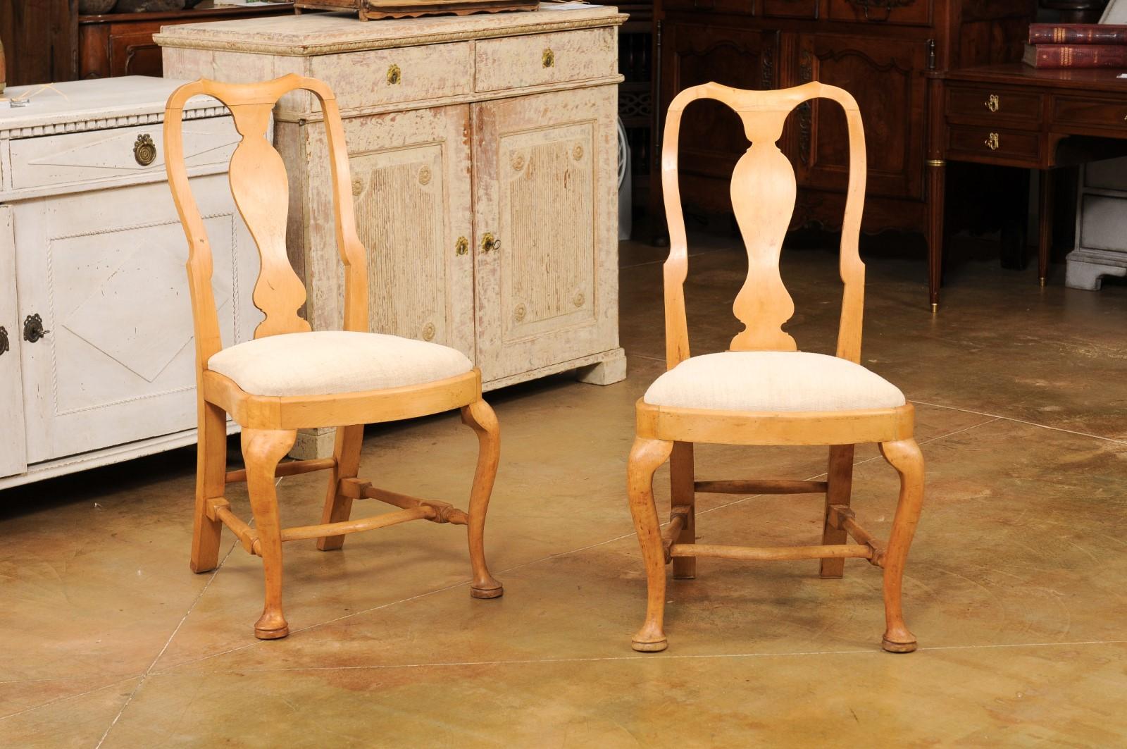 Set of Six Swedish Rococo Style 1890s Dining Room Side Chairs with Carved Splats In Good Condition For Sale In Atlanta, GA