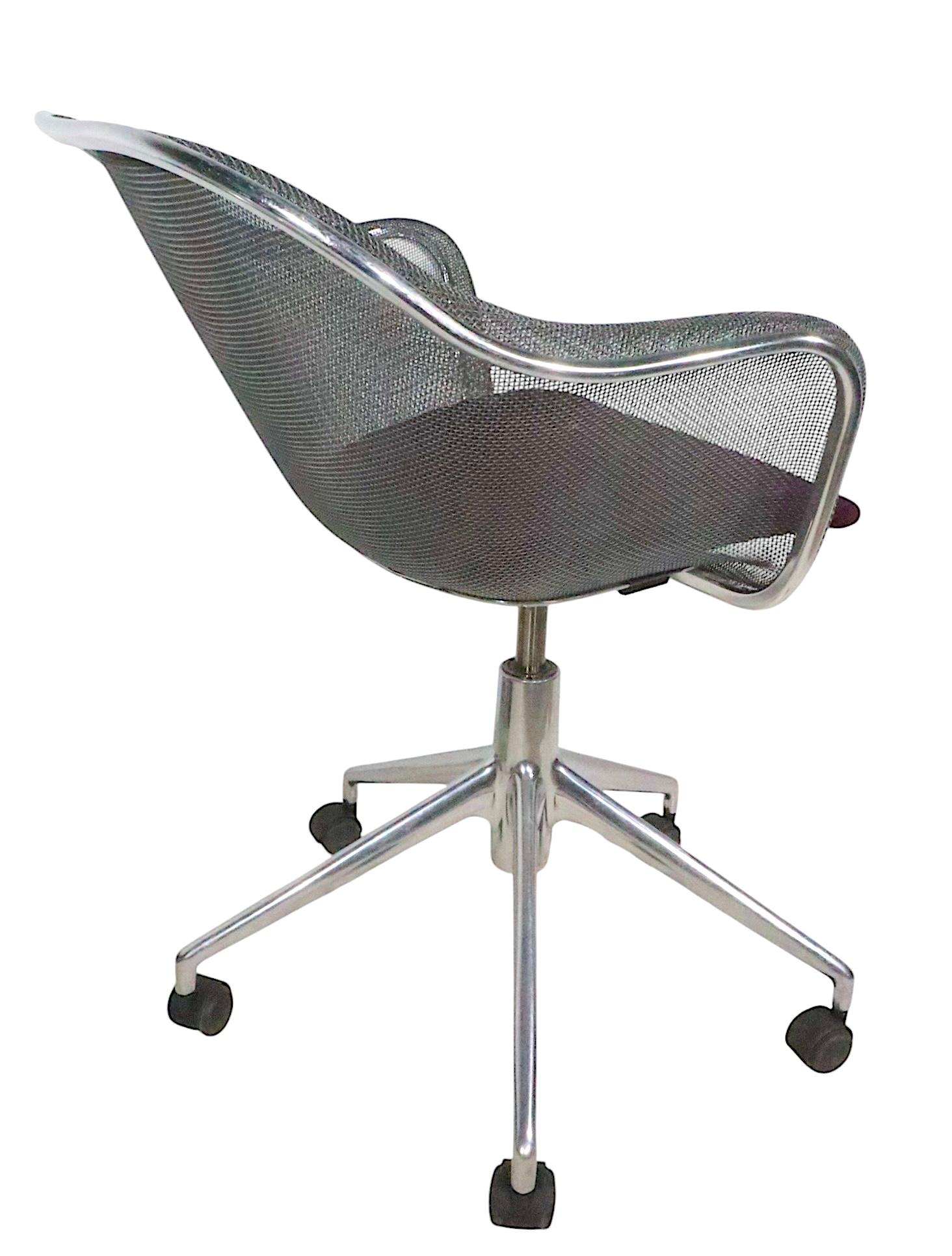 Conjunto de seis sillas giratorias Luta diseñadas por Antonio Citterio para B&B Italia c 2016 en venta 5