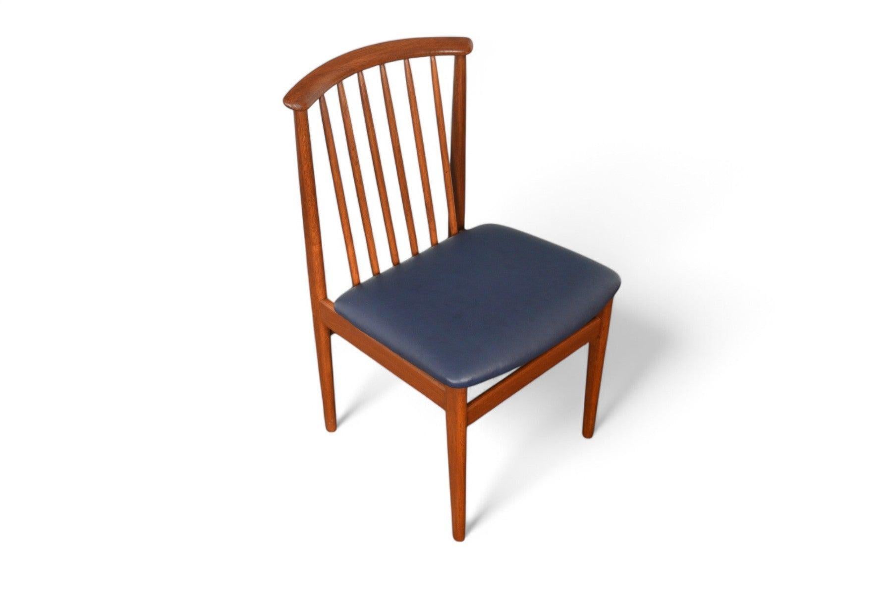Teak Set di sei sedie da pranzo con schienale a fuso Sylve Stenquist in teak in vendita