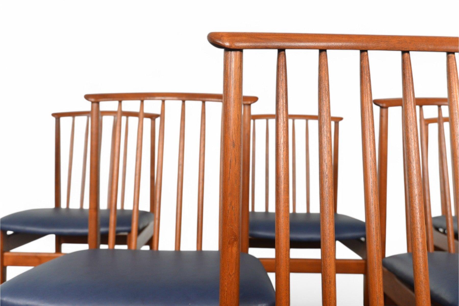 Set di sei sedie da pranzo con schienale a fuso Sylve Stenquist in teak in vendita 1