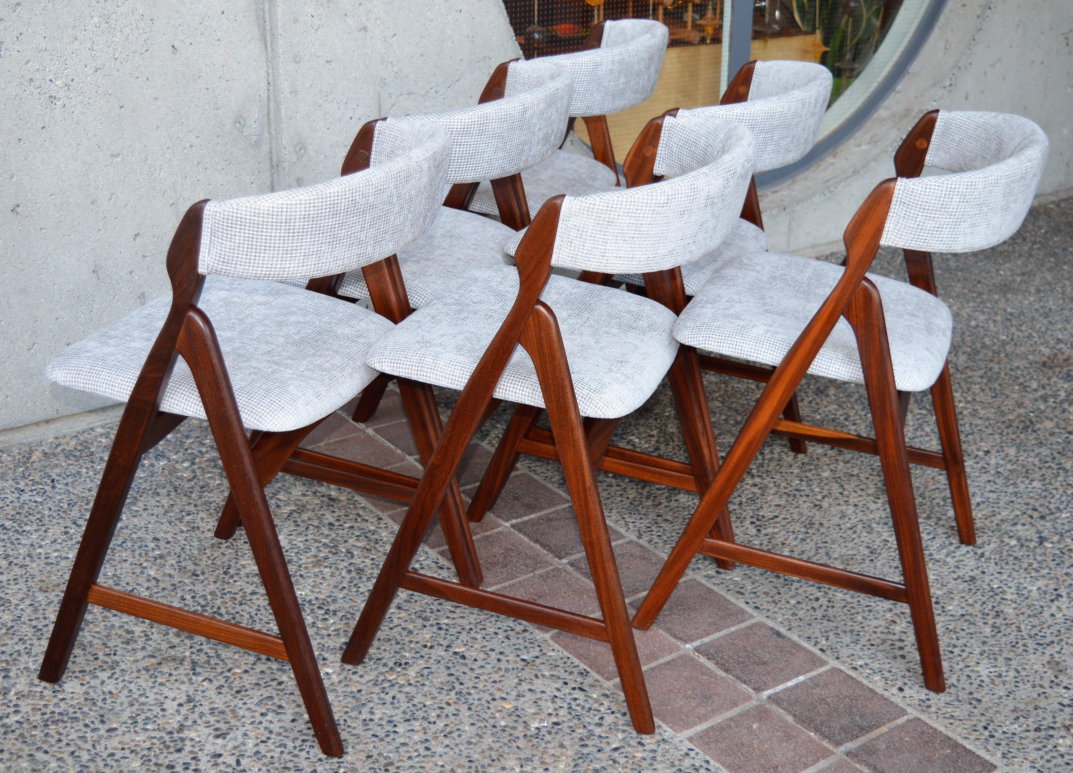 Set of Six Teak A-Frame Dining Chairs by T.H. Harlev for Farstrup For Sale 2