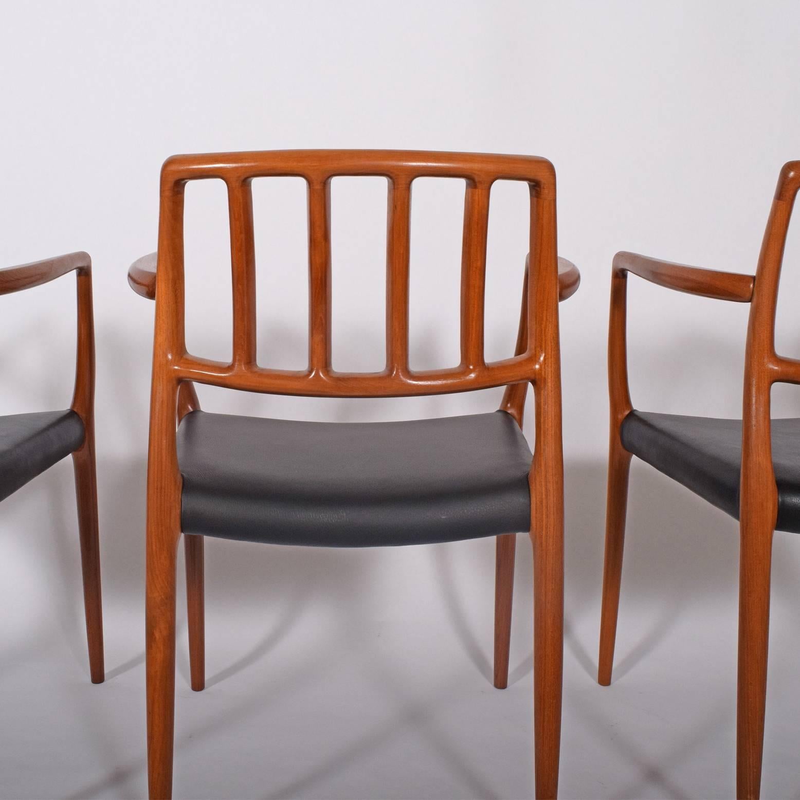 Mid-20th Century Set of Six Teak Armchairs Design by Niels O. Moller For Sale