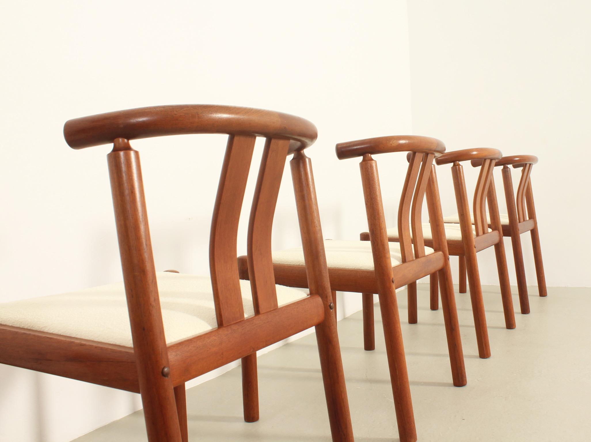 Set di sei sedie da pranzo in teak di Hans J. Frydendal, Danimarca, anni '70 in vendita 7