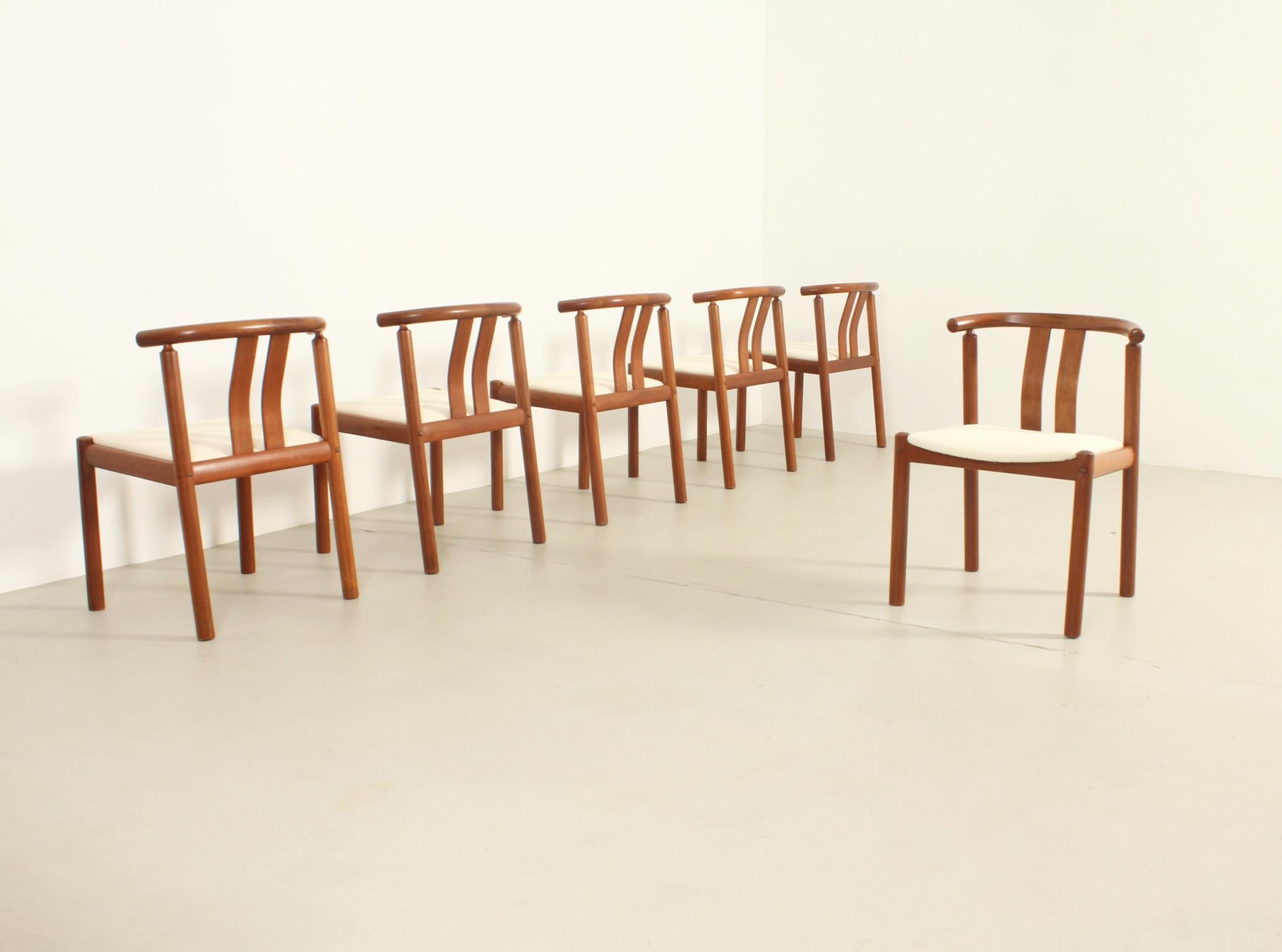 Set di sei sedie da pranzo in teak di Hans J. Frydendal, Danimarca, anni '70 in vendita 9