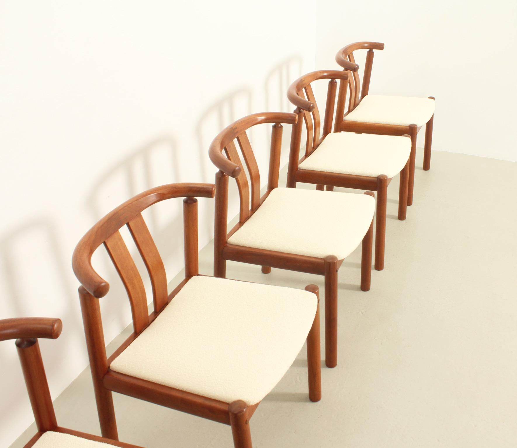 Danese Set di sei sedie da pranzo in teak di Hans J. Frydendal, Danimarca, anni '70 in vendita