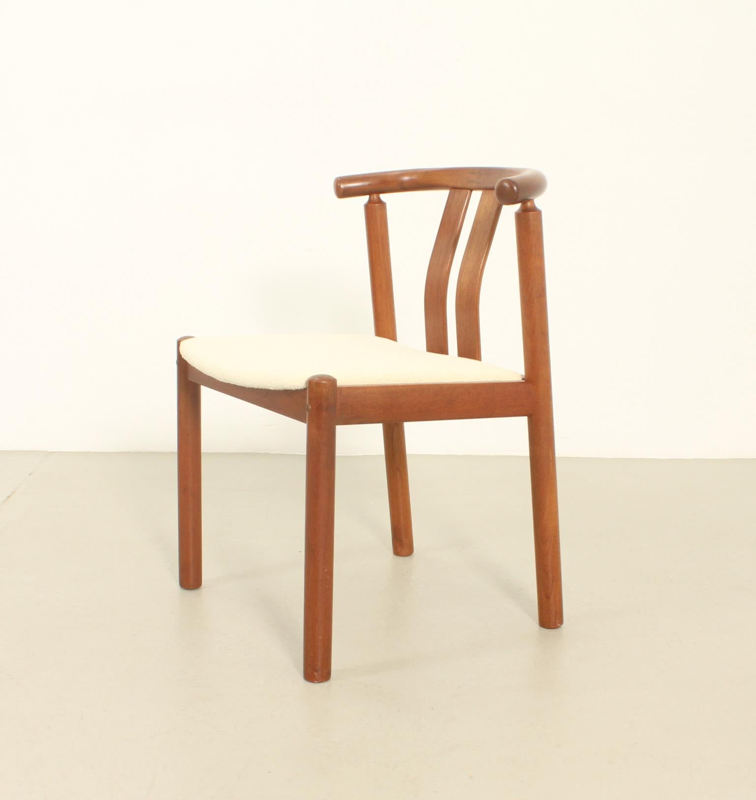 Set di sei sedie da pranzo in teak di Hans J. Frydendal, Danimarca, anni '70 in vendita 2