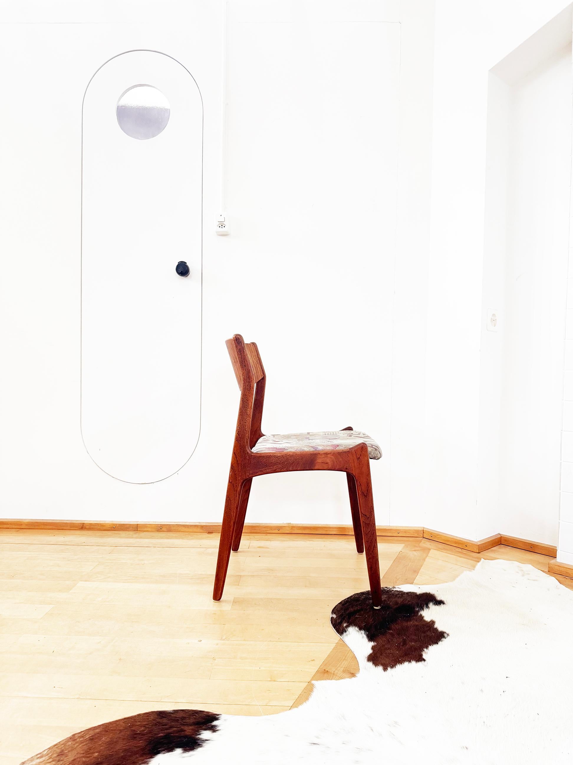 Set di sei RARE sedie da pranzo in teak di Henning Kjaernaulf per Sorø Stolefabrik in vendita 6