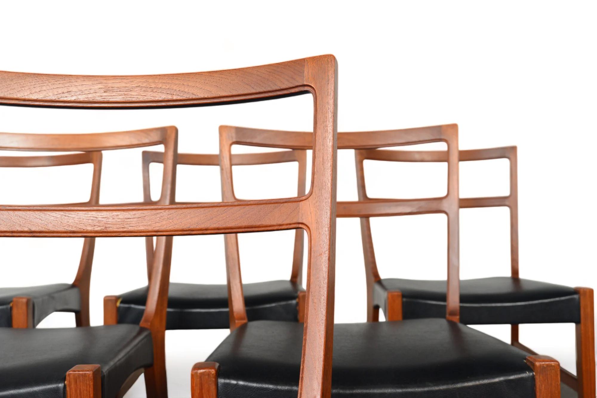 Mid-Century Modern Ensemble de six chaises de salle à manger en teck de Johannes Andersen en vente