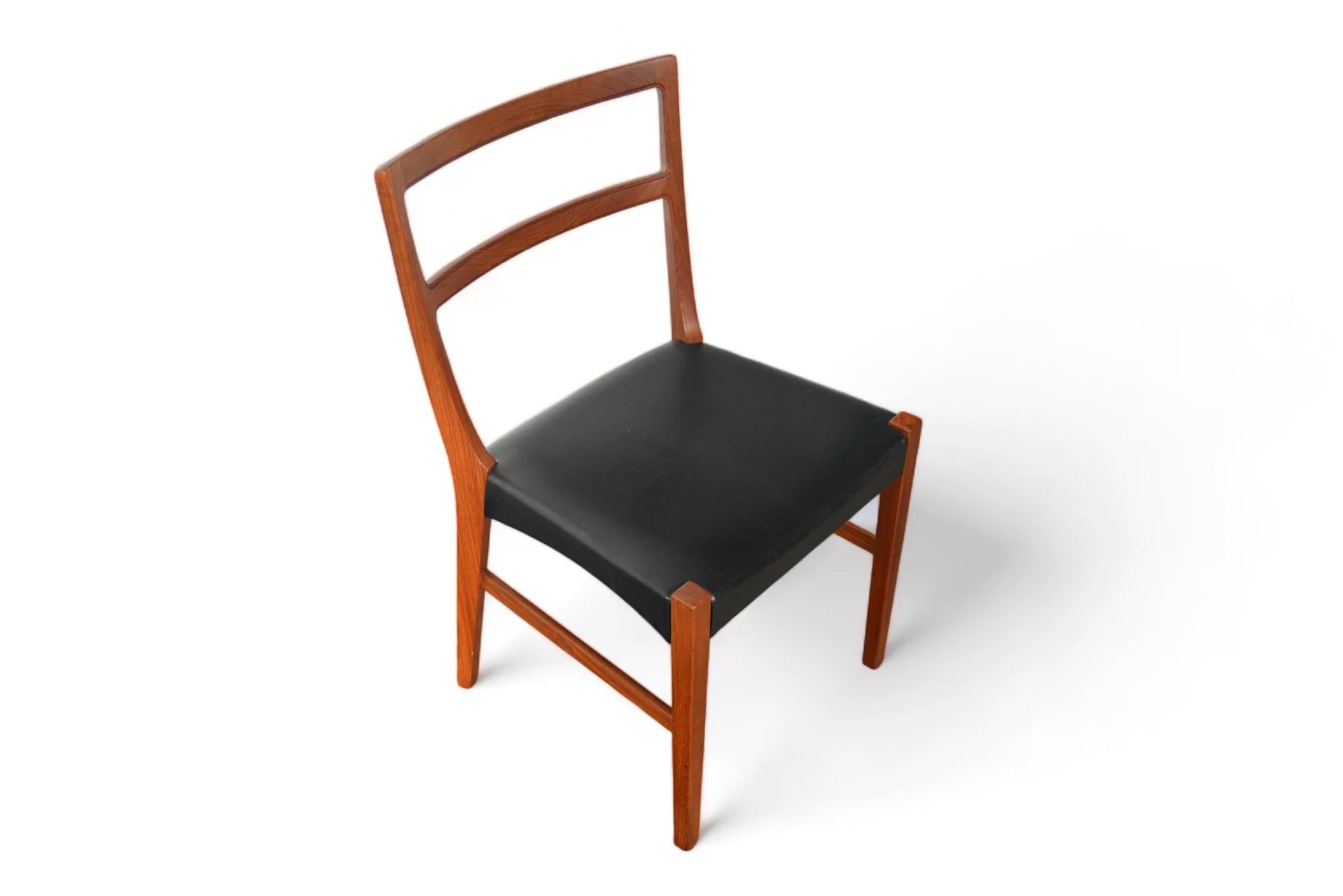 20ième siècle Ensemble de six chaises de salle à manger en teck de Johannes Andersen en vente