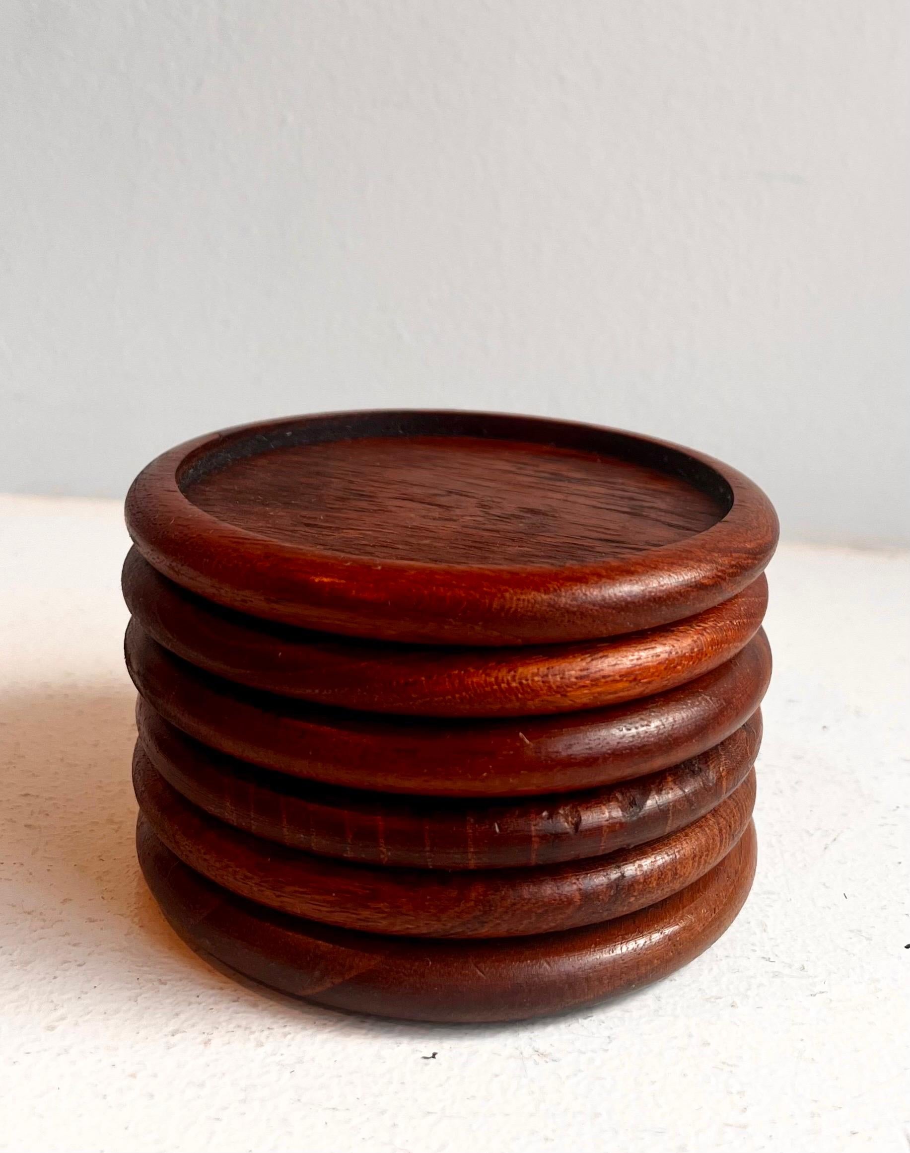 Set di sei sottobicchieri in teak, anni '60 In condizioni buone in vendita a Philadelphia, PA