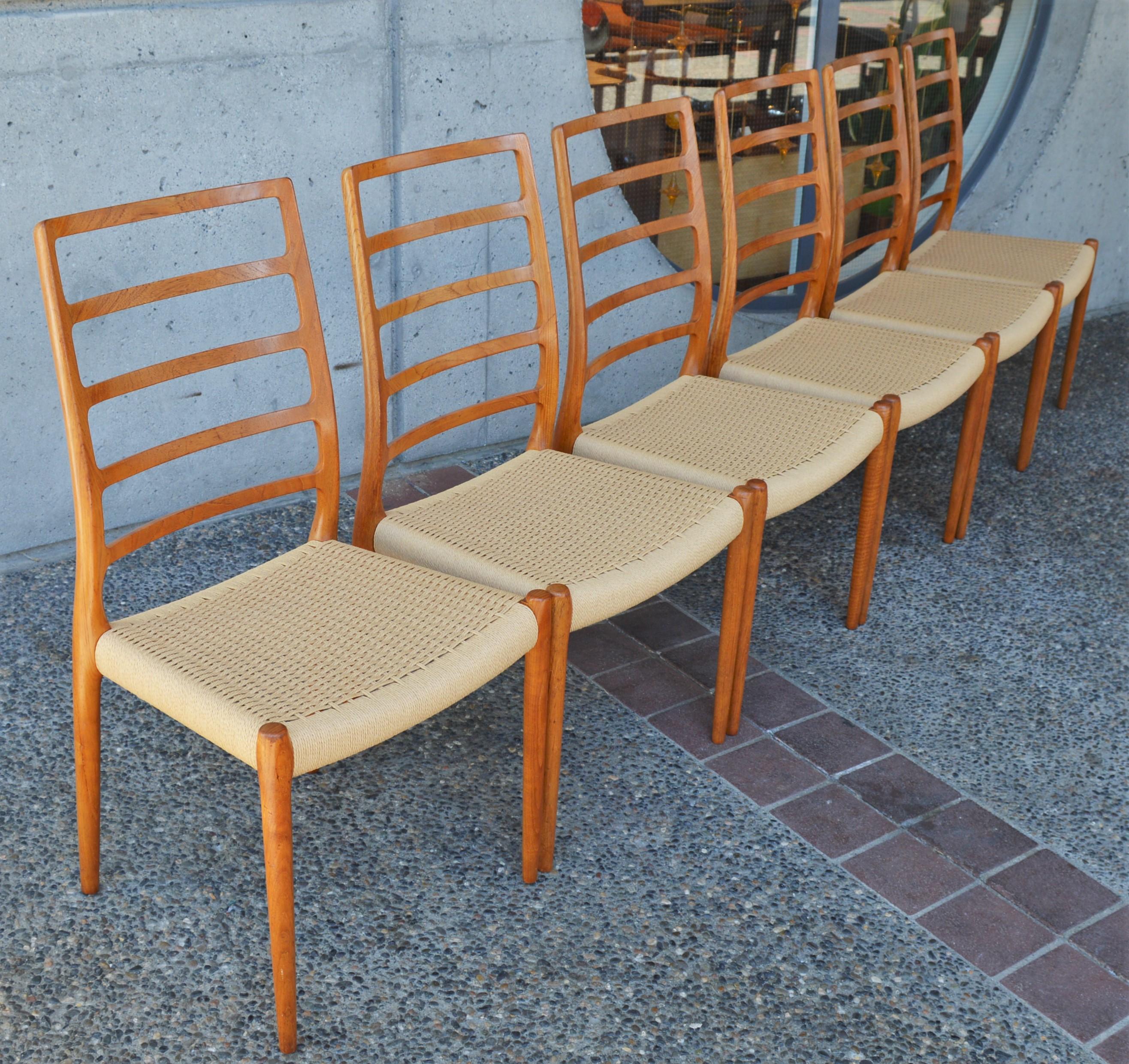 Set of Six Teak Ladder Back NO Moller Dining Chairs Model 82, Newly Woven Serats For Sale 2