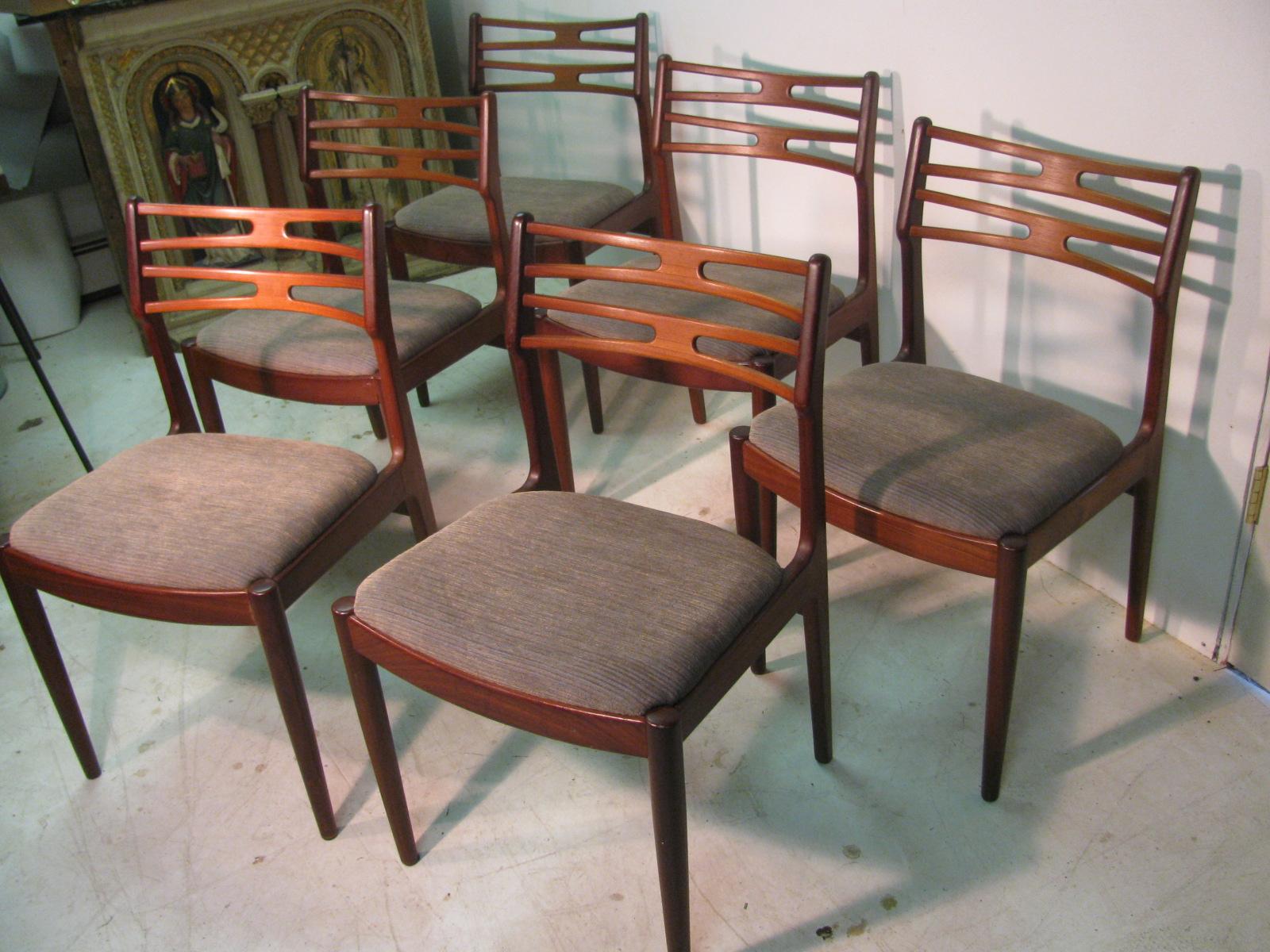Mid-Century Modern Set of Six Teak Mid Century Modern Danish Dining Room Chairs