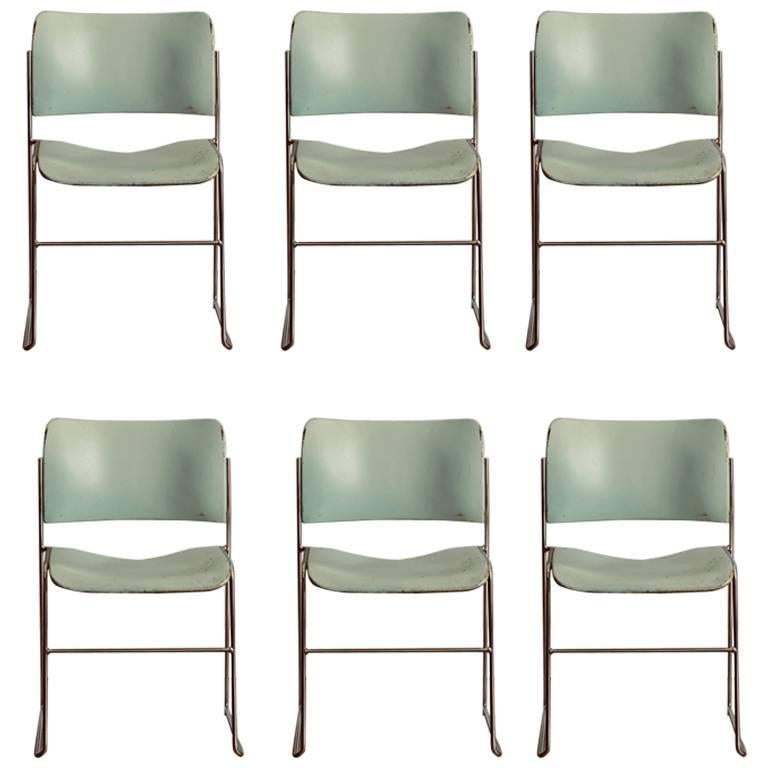 Ensemble de six chaises empilables David Rowland 40/4 en sarcelle et chrome