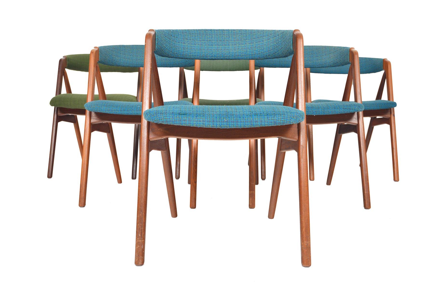 Herkunft: Dänemark
Designer: Th Harlev
Hersteller: Farstrup Stølefabrik
Epoche: 1958
Abmessungen: 20 breit x 18 tief x 29 hoch 
Sitz 18 breit x 17 tief x 17,5 hoch

Zustand: Rahmen in ausgezeichnetem Originalzustand mit leichten kosmetischen