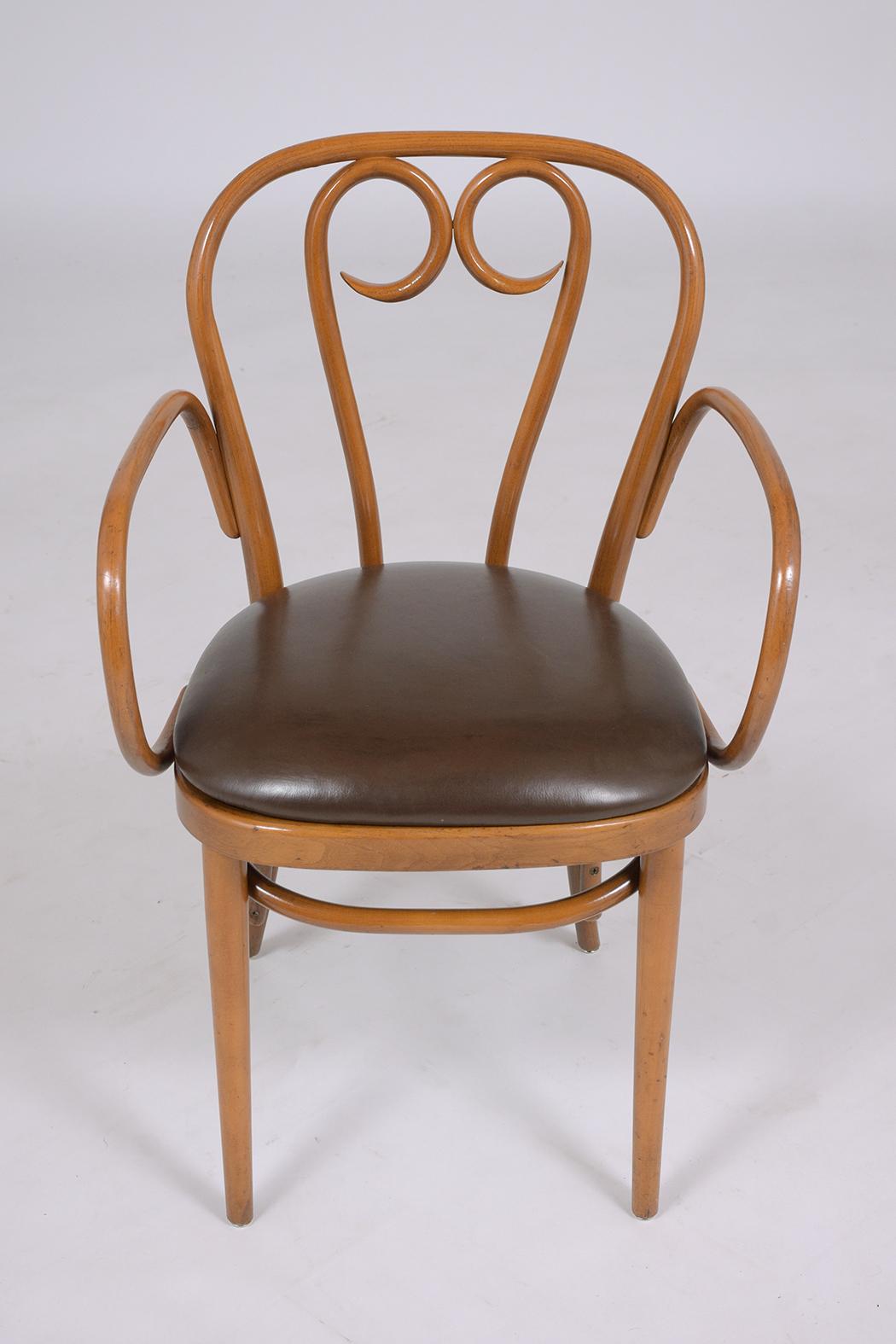 Art-Deco Thonet Bentwood Leather Dining Chairs with Walnut Finish - Set of Six In Good Condition For Sale In Los Angeles, CA