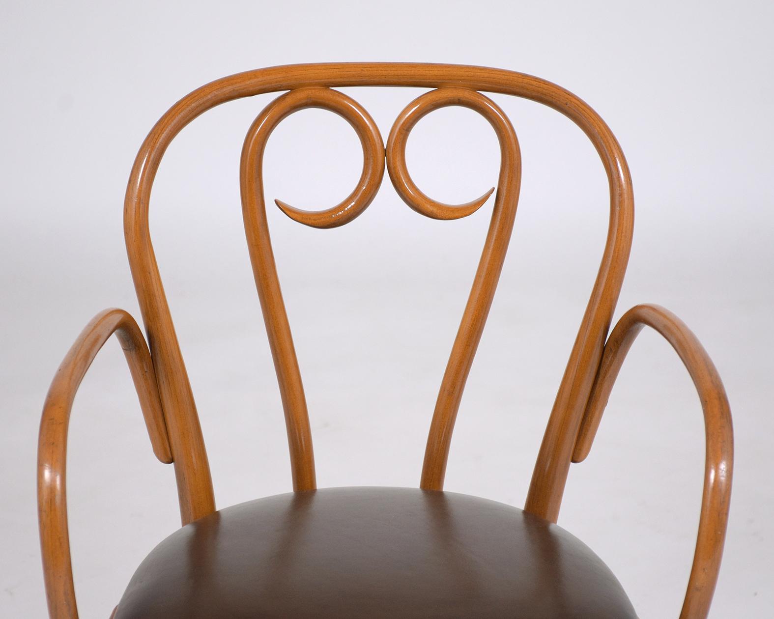 Mid-20th Century Art-Deco Thonet Bentwood Leather Dining Chairs with Walnut Finish - Set of Six For Sale