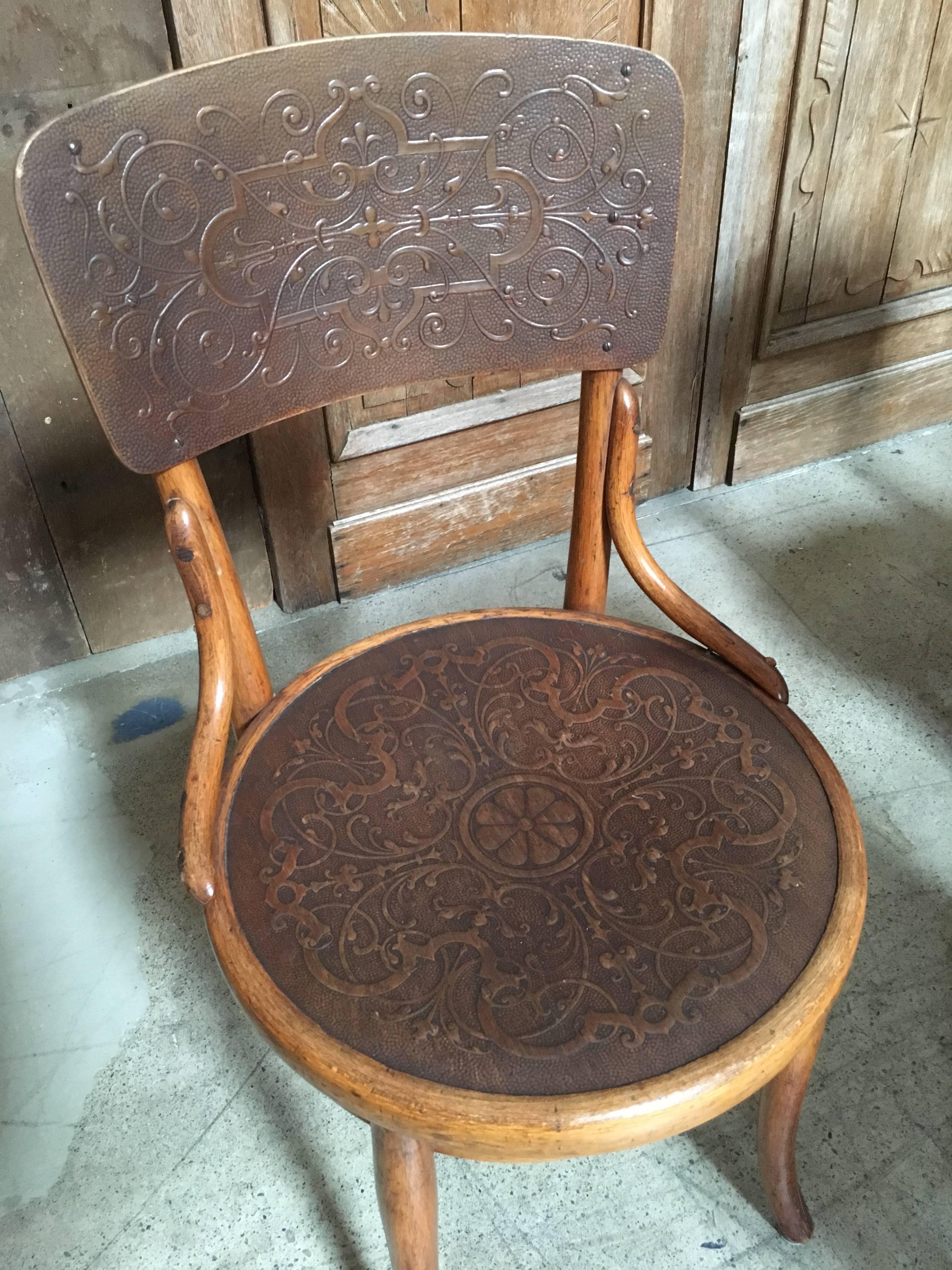 Set of Six Thonet Bentwood Dining Chairs 1